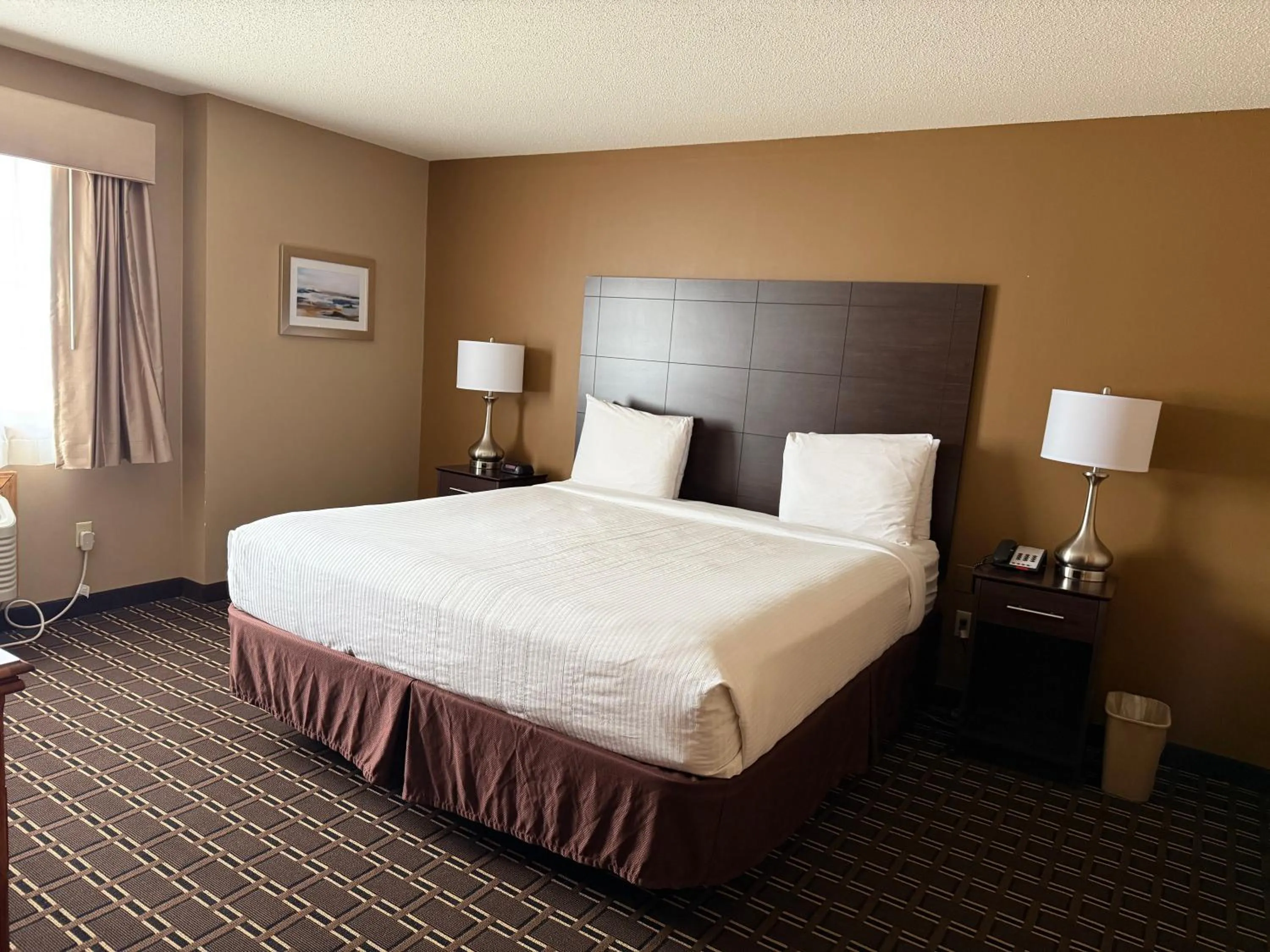 King Suite with Sofa Bed and Balcony in Best Western Dodgeville Inn & Suites