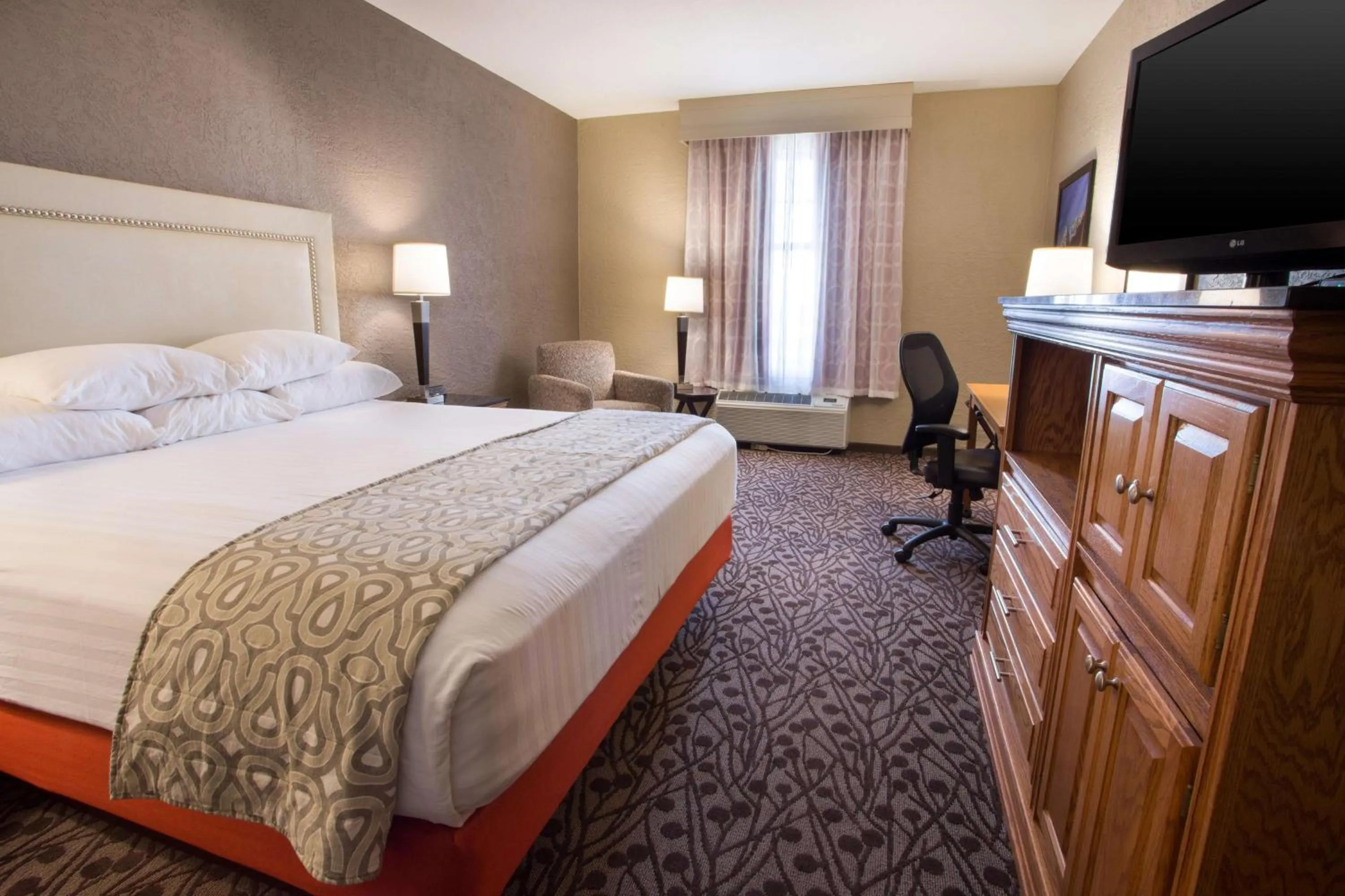 Deluxe King Room in Drury Inn & Suites Amarillo