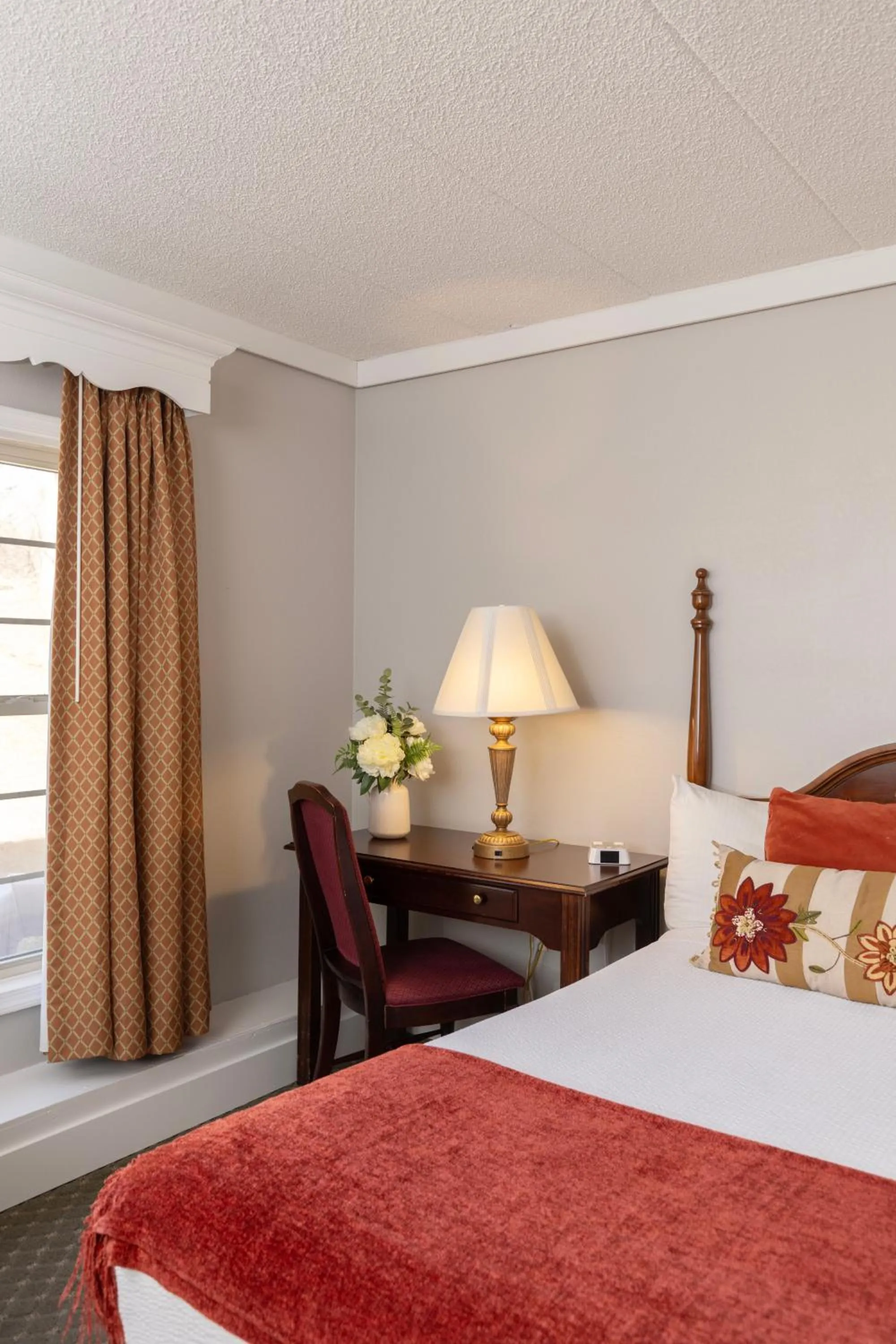 Queen Room - Disability Access in Brandywine River Hotel
