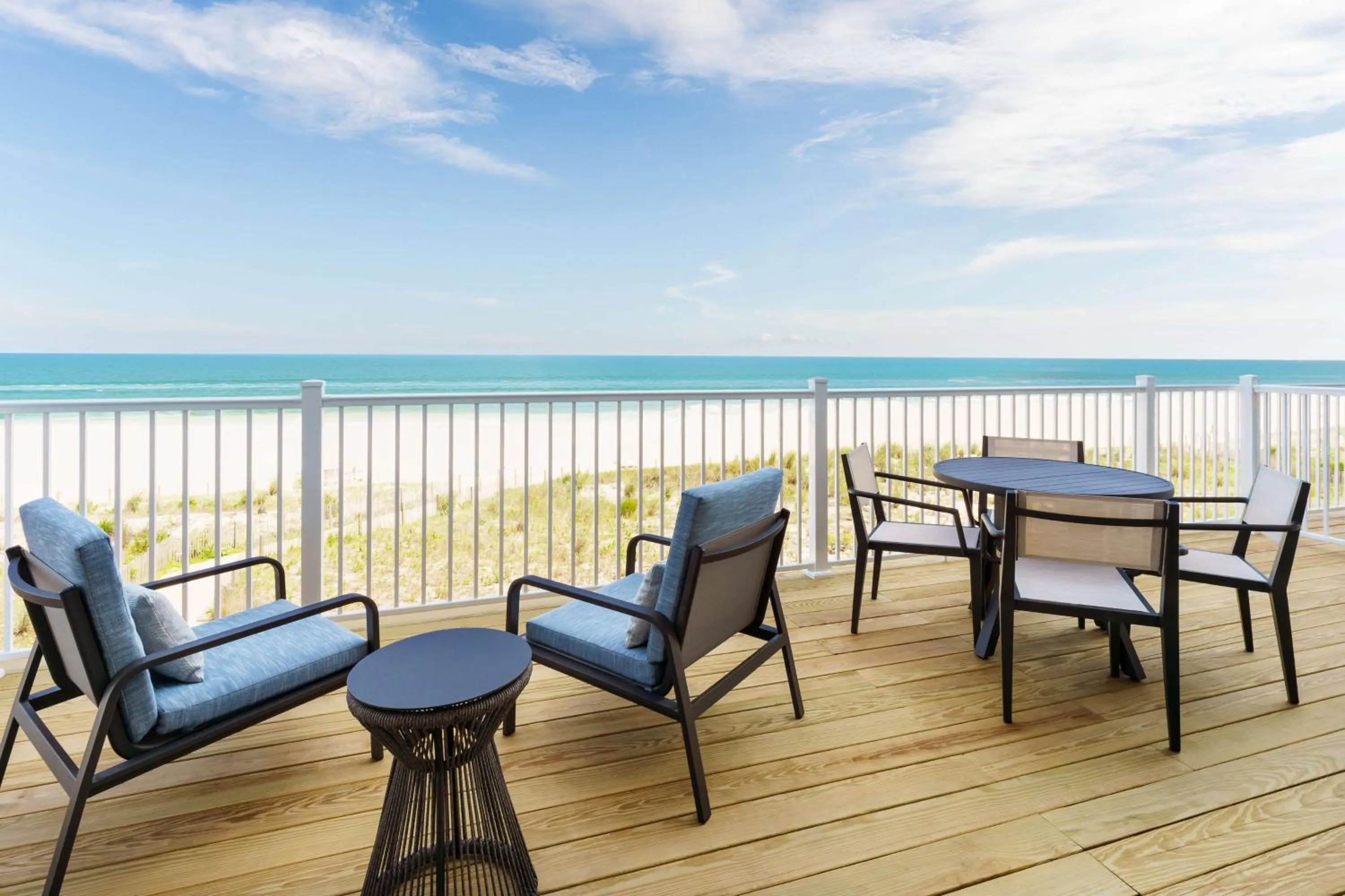 King Studio Suite with Kitchenette and Oceanfront in Hilton Garden Inn Ocean City Oceanfront