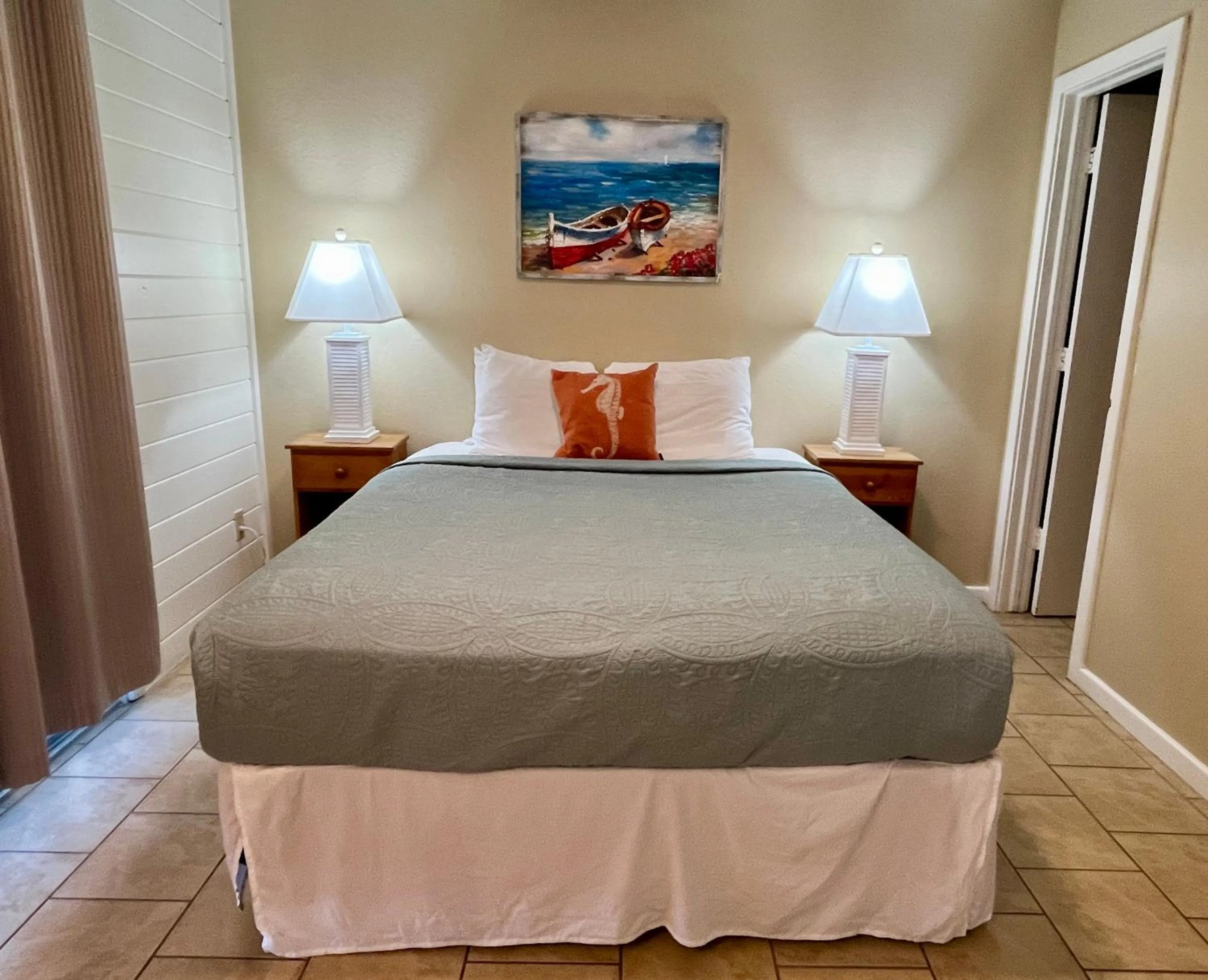 Two-Bedroom Suite - Oceanfront in Cape Hatteras Motel