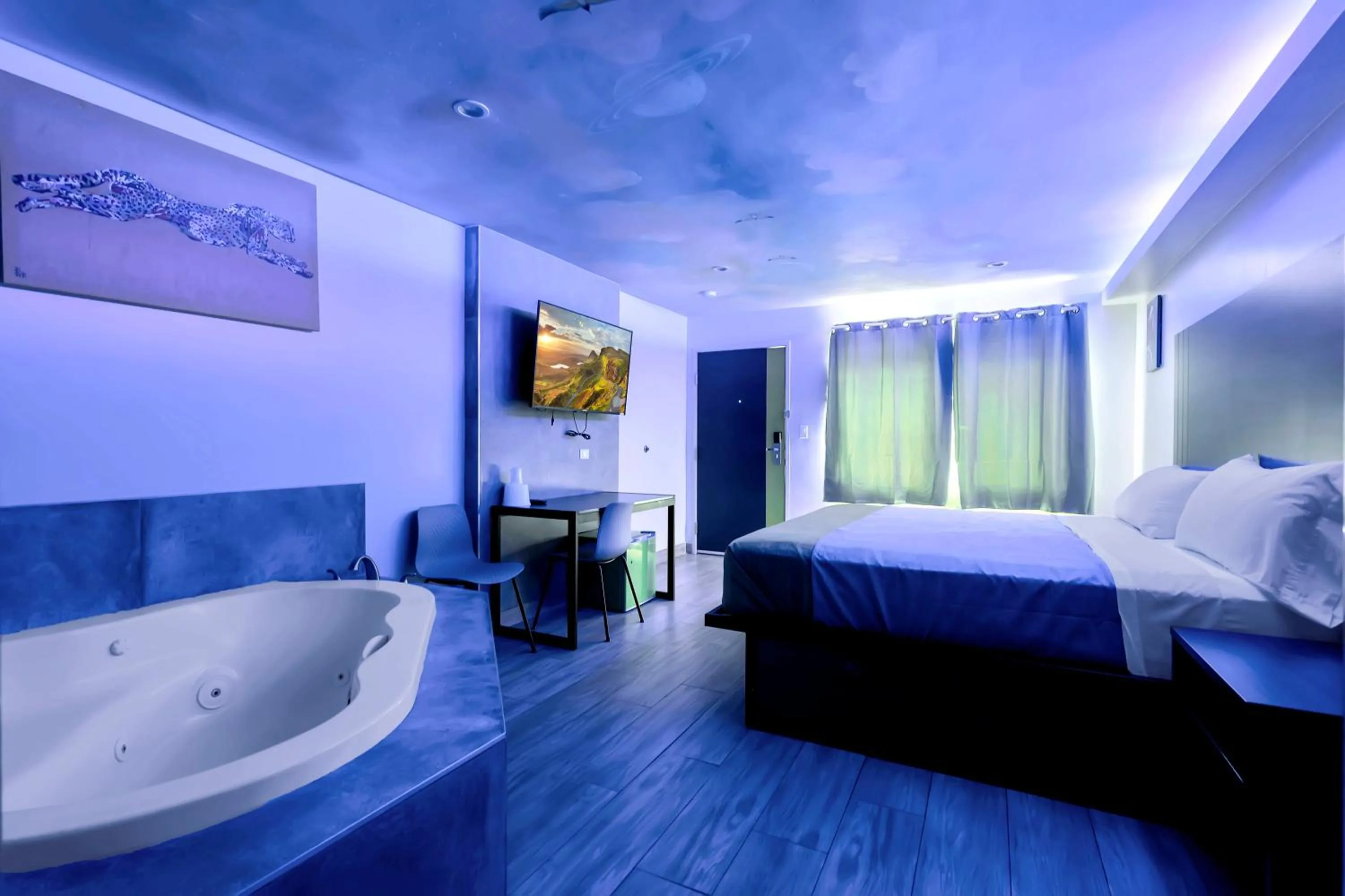 King Room with Spa Bath in Exclusivo Inn and Suites