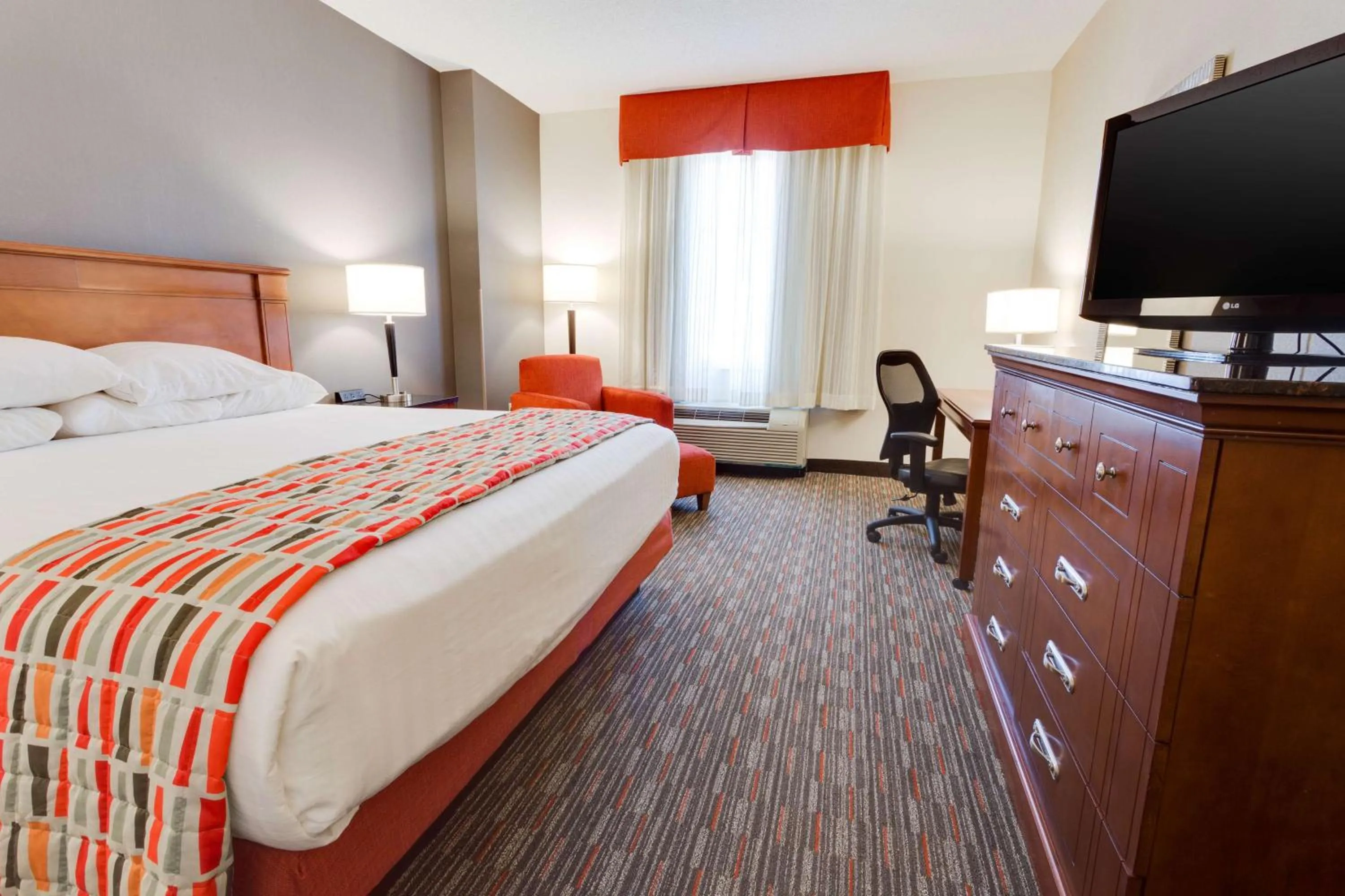Superior King Room with Sofa Bed in Drury Inn & Suites Greenville