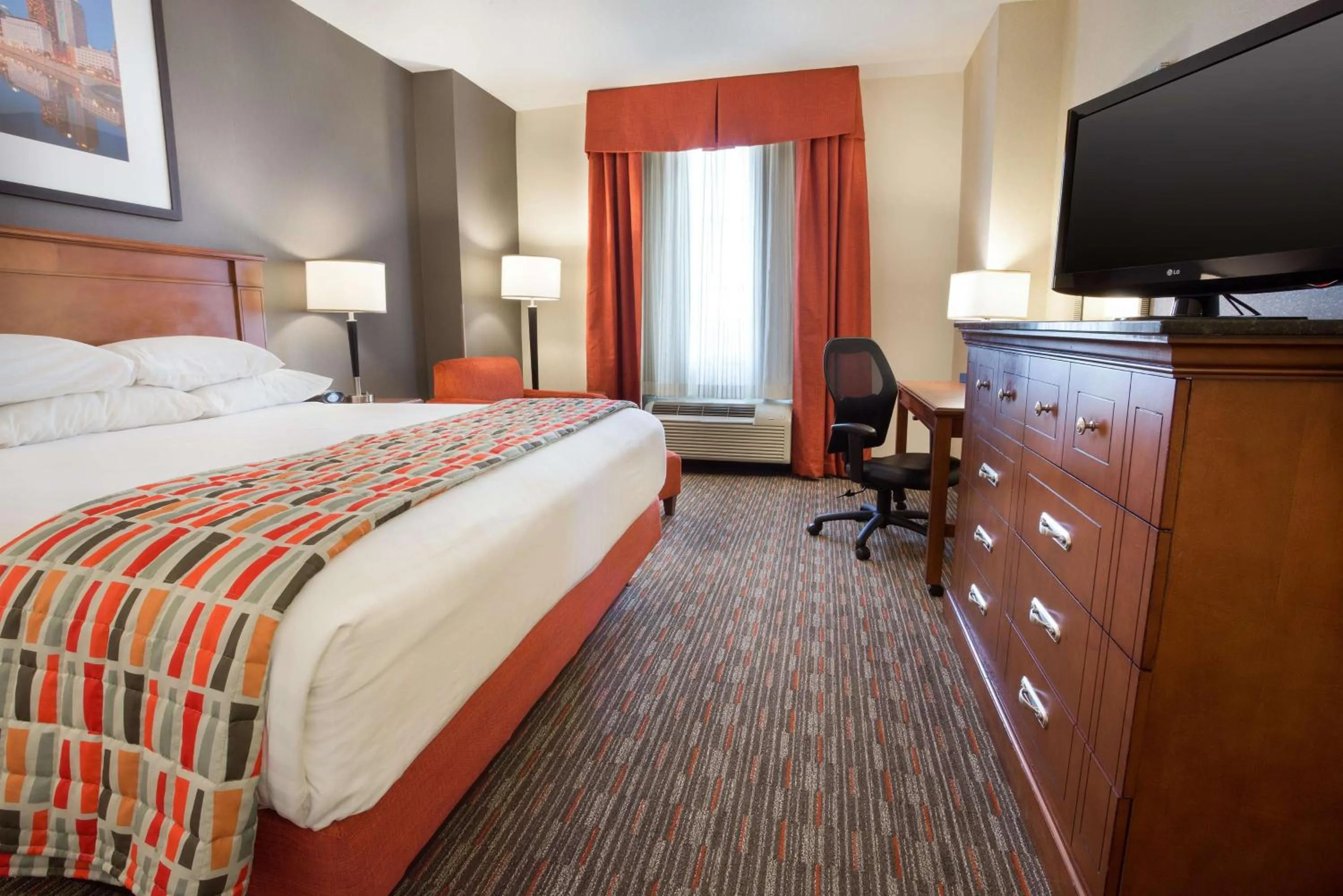 Deluxe King Room - Accessible, Roll-in Shower in Drury Inn & Suites Columbus Grove City