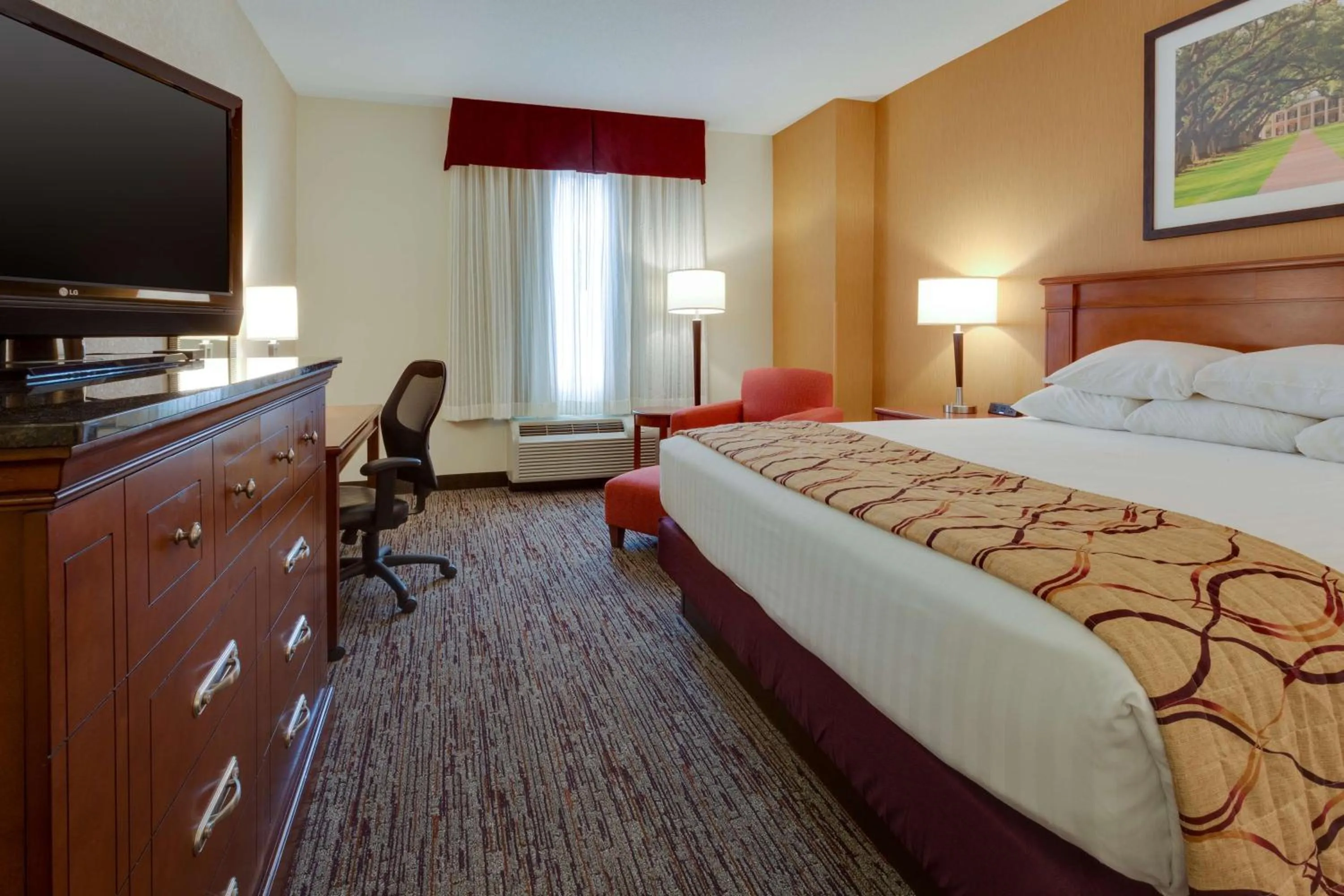 Deluxe King Room in Drury Inn & Suites Baton Rouge