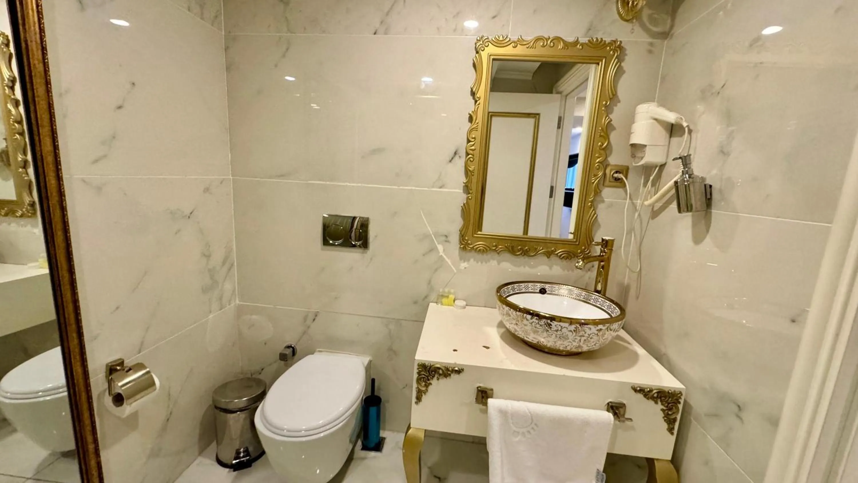 Luxury Triple Room in Burj Al Istanbul