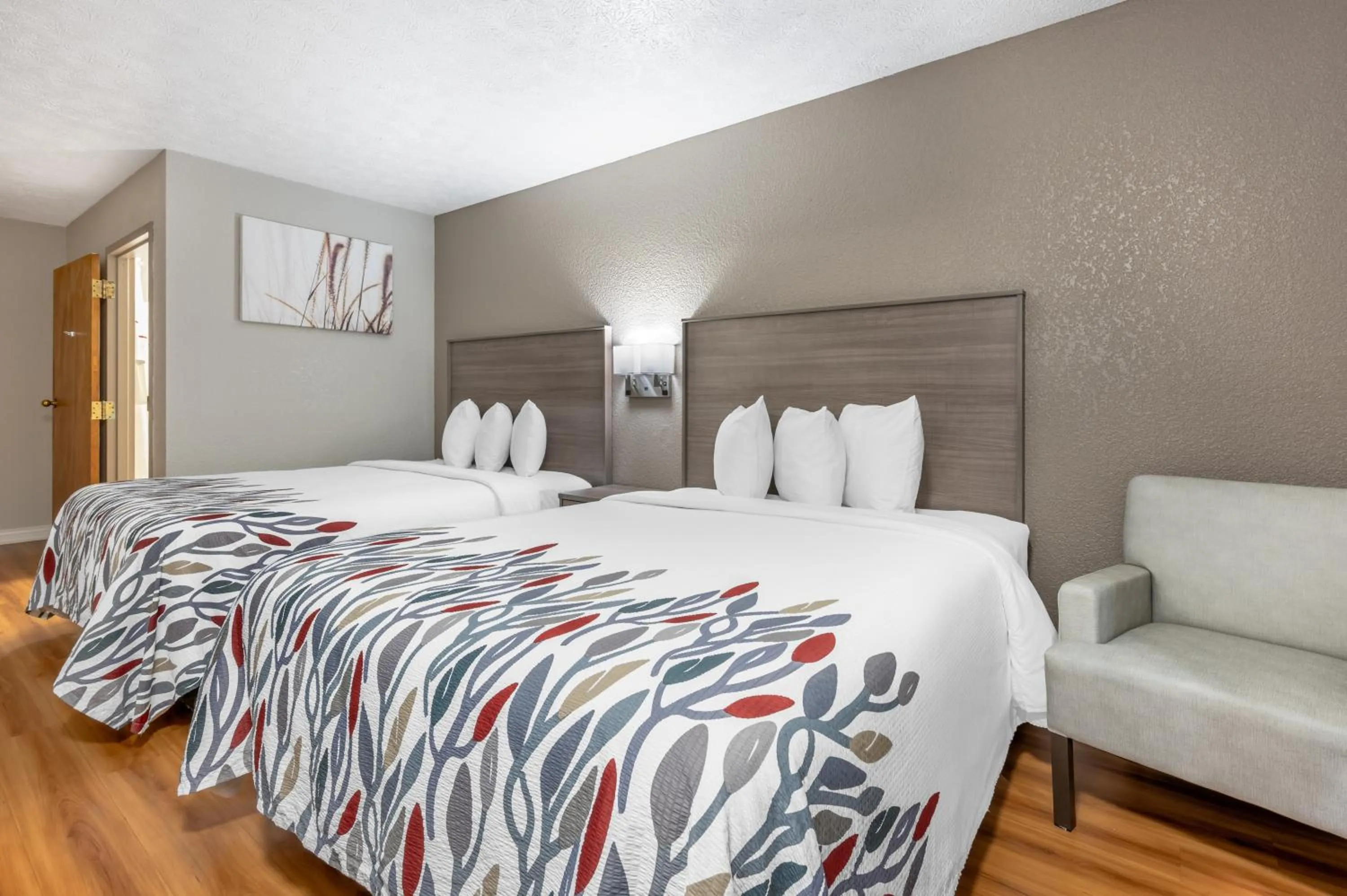 Superior Two Queen Beds Disability Access Non-Smoking in Red Roof Inn Greencastle South - Cloverdale