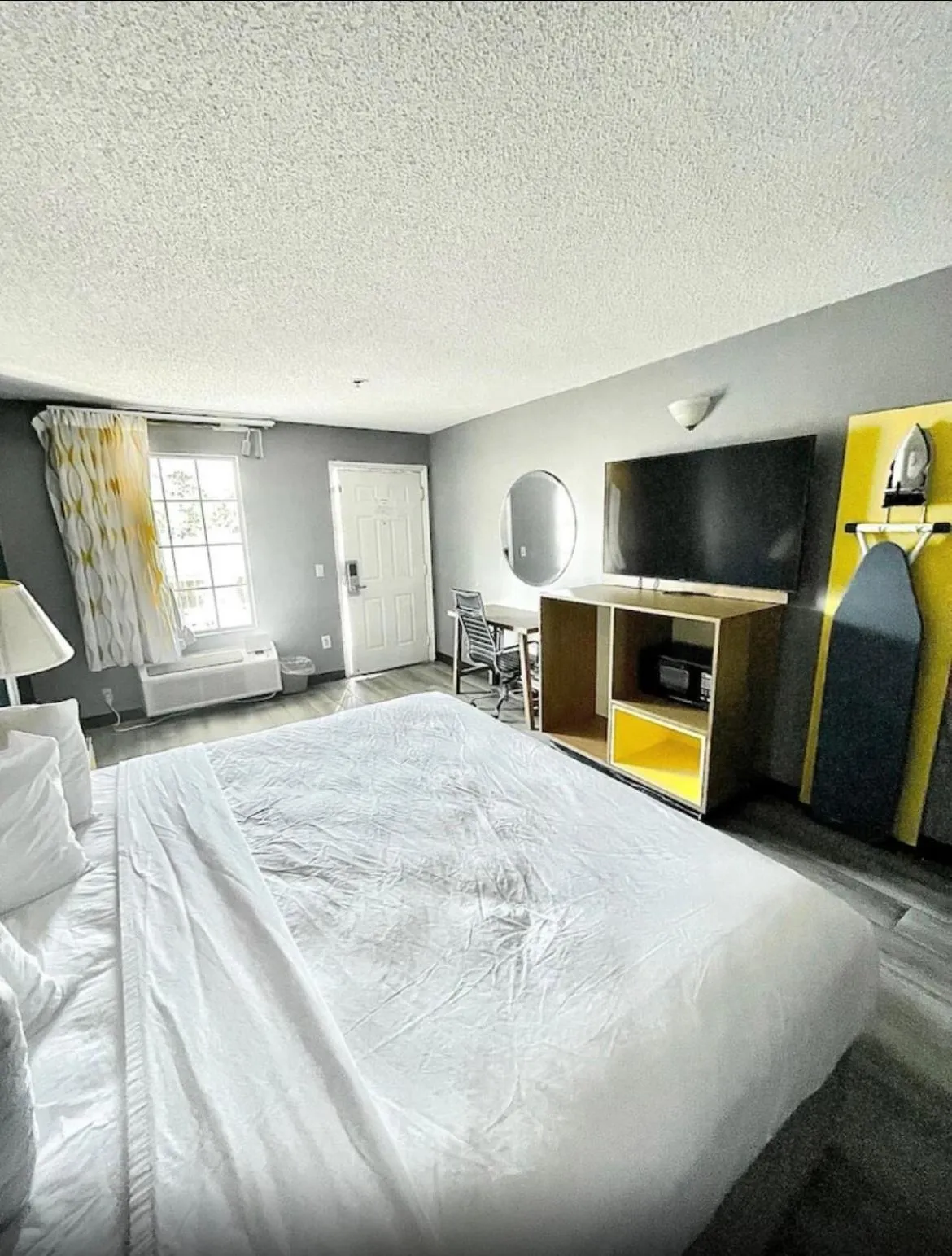 King Room - Disability Access/Non-Smoking in Baymont by Wyndham Dublin