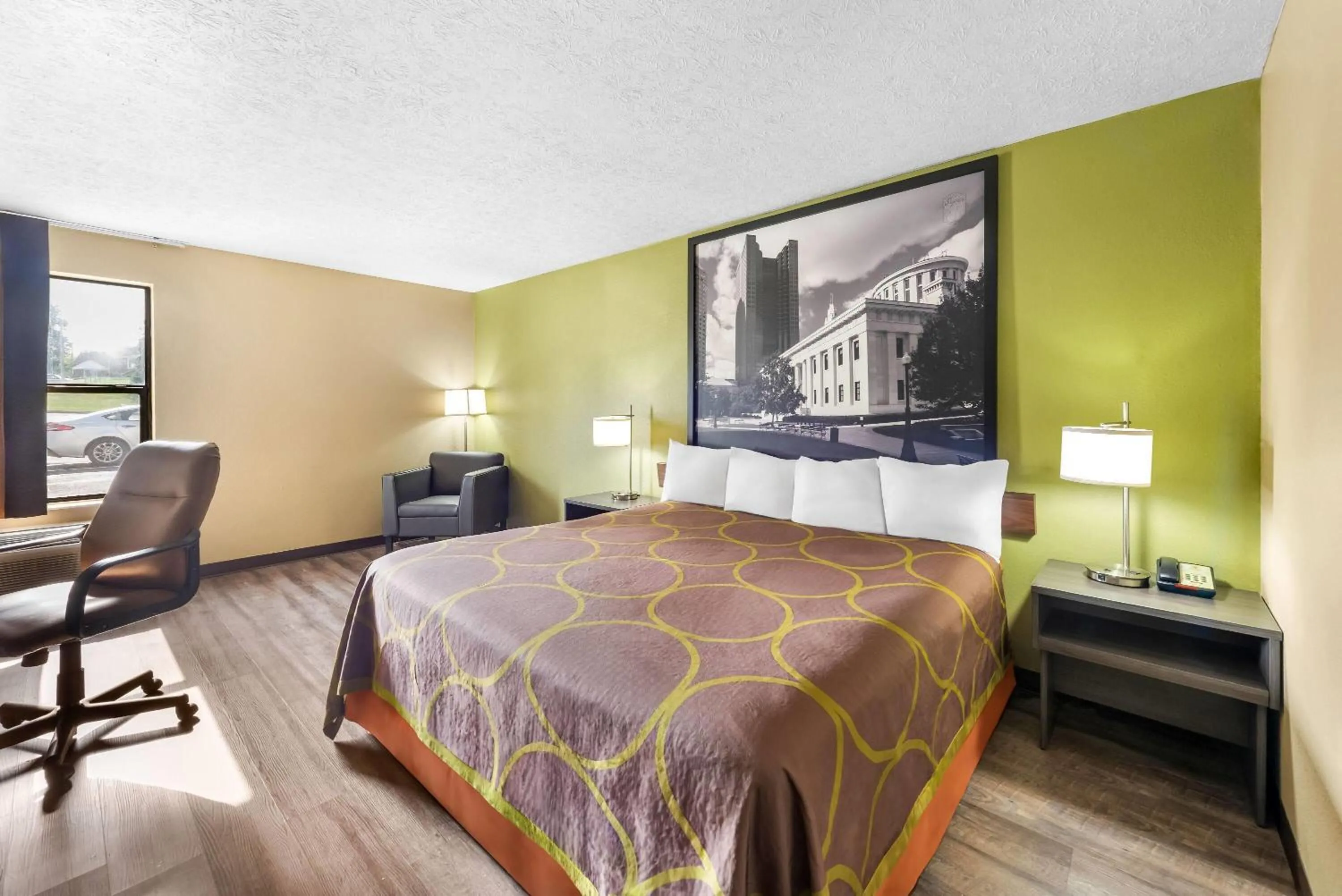 King Room - Non-Smoking in Super 8 by Wyndham Bellefontaine