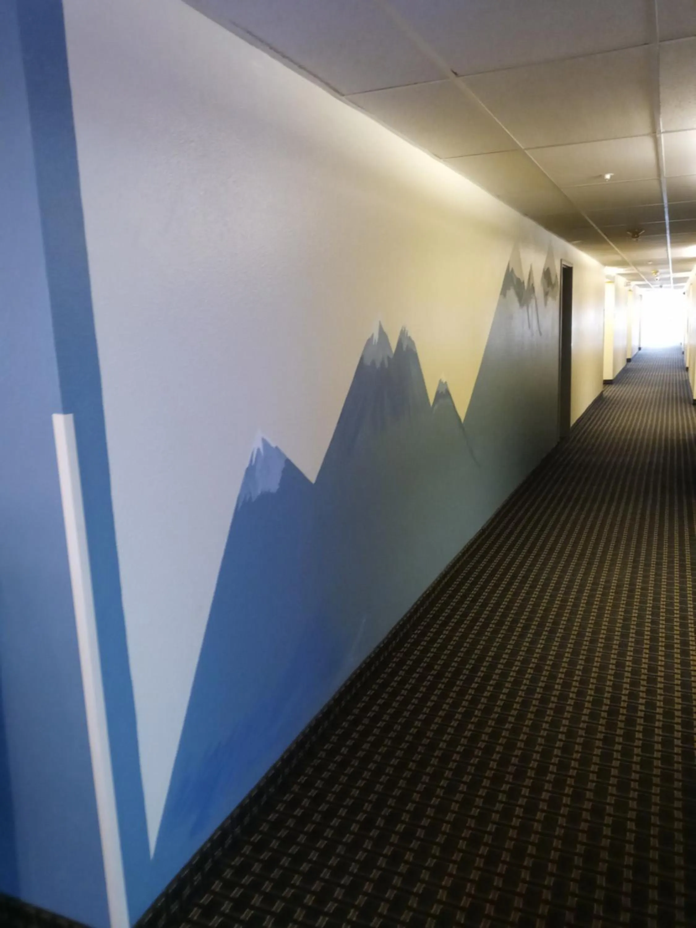 Deluxe King Studio Suite - Non-Smoking in Super 8 by Wyndham Windsor