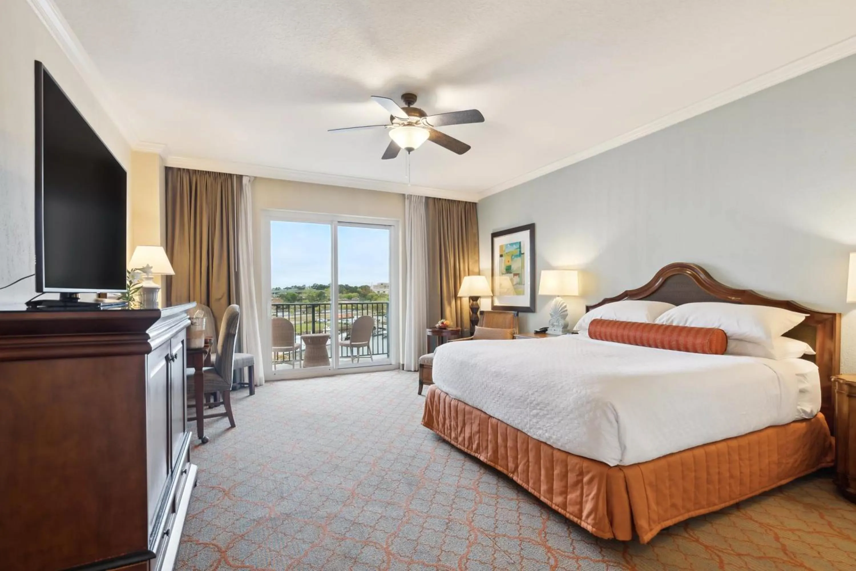 Standard King Room in Marina Inn at Grande Dunes