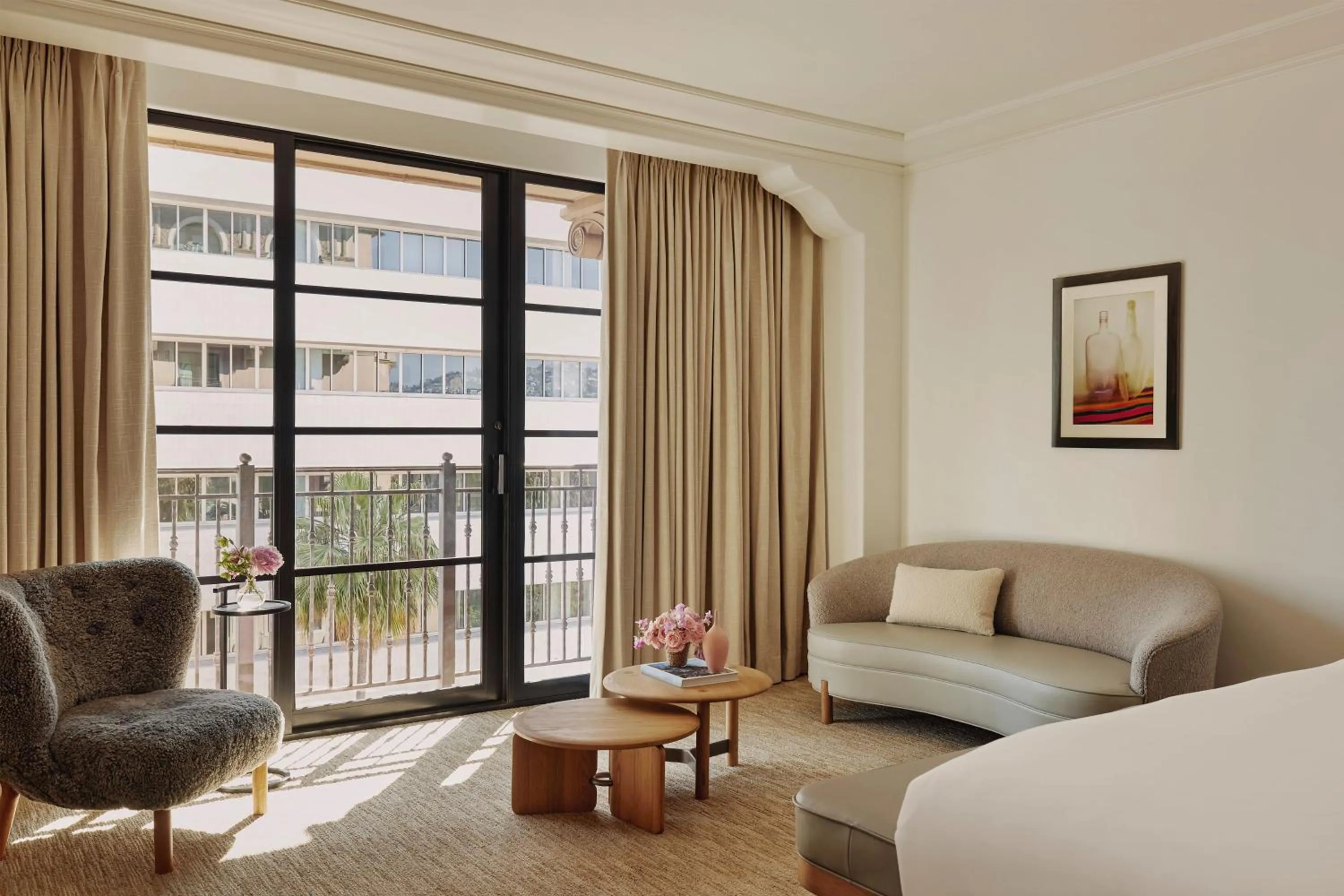 Deluxe Room in The Maybourne Beverly Hills, Maybourne