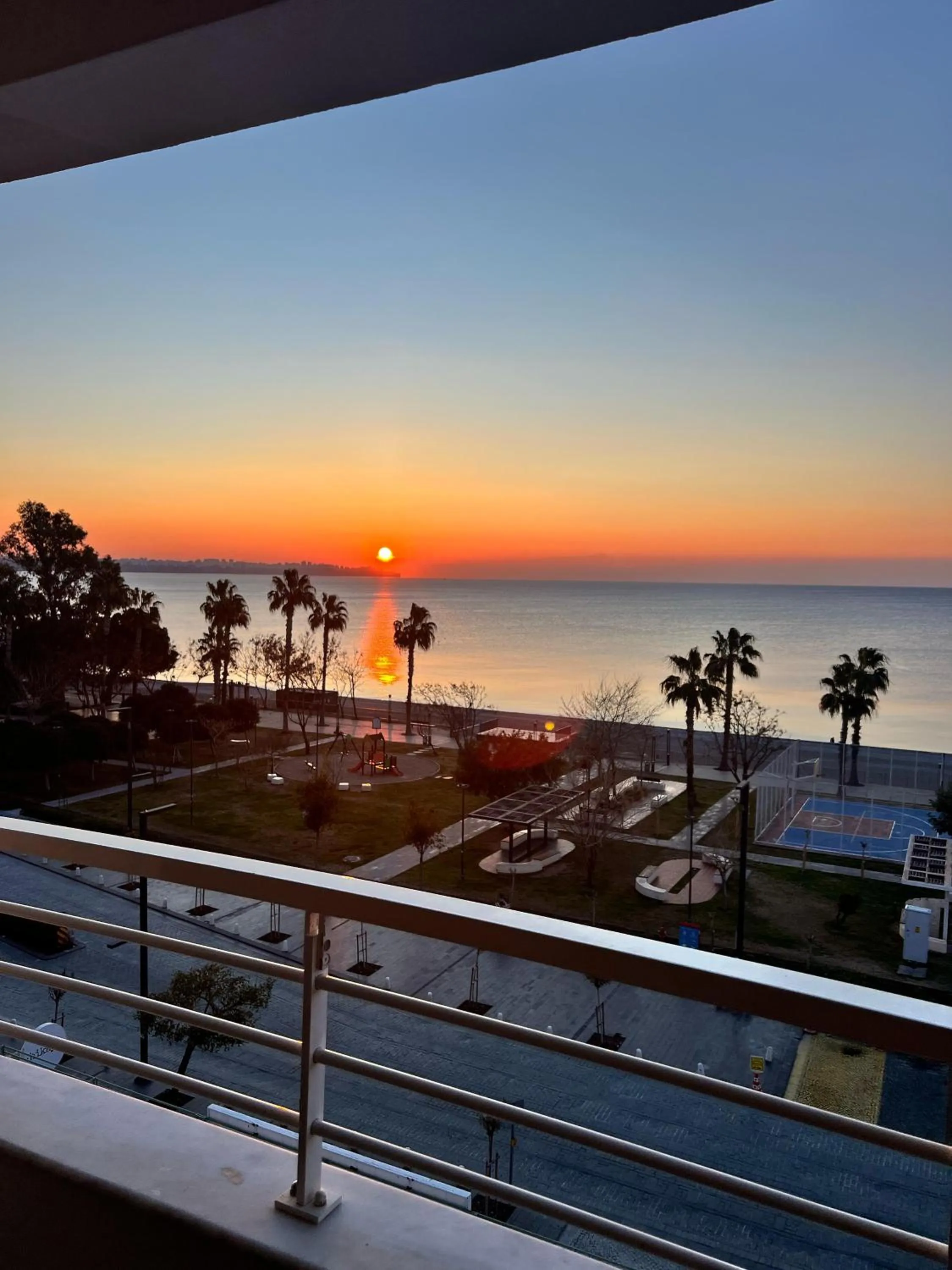 Suite with Sea View in Reo Hotel