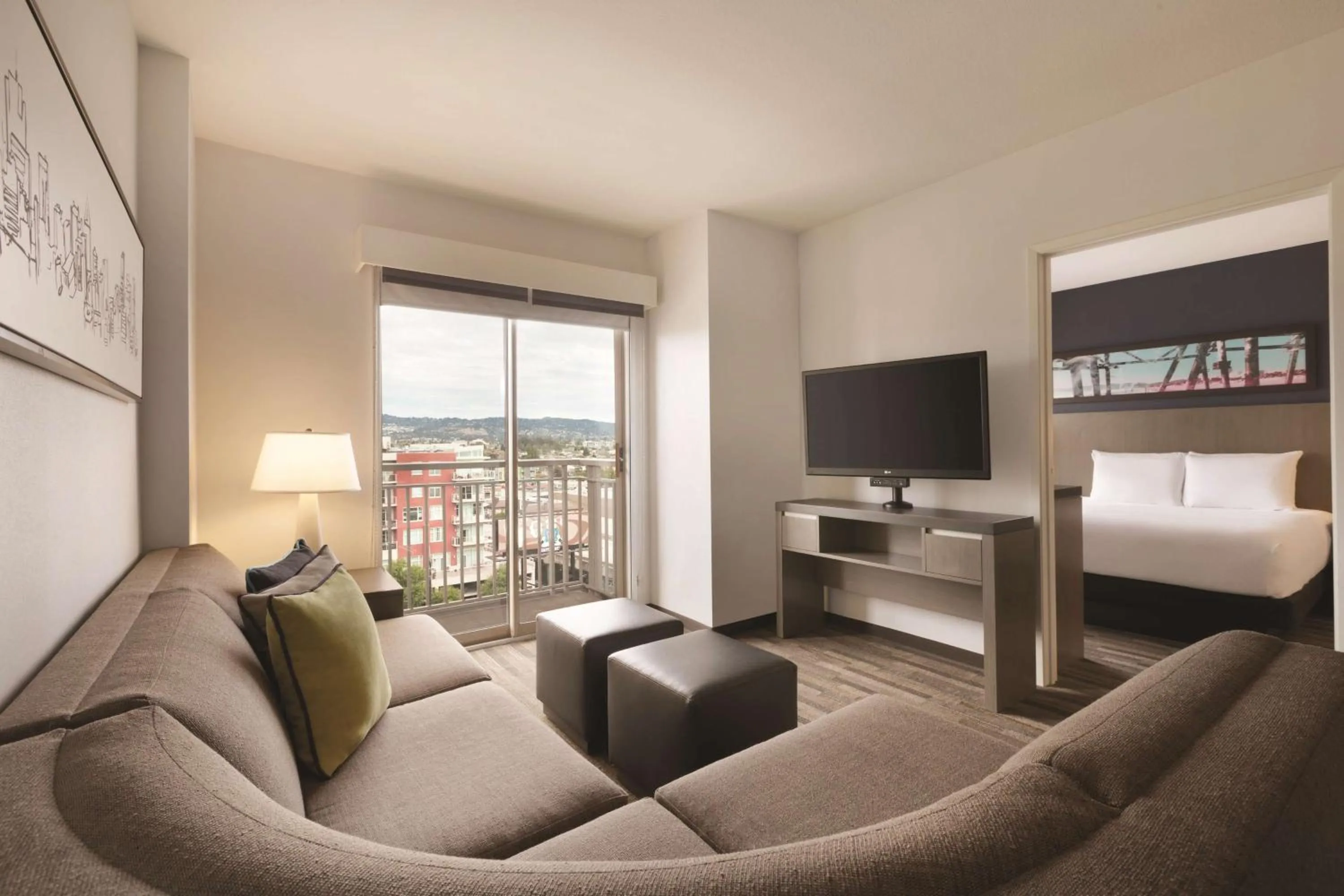 One-Bedroom King Suite with Bay View in Hyatt House Emeryville