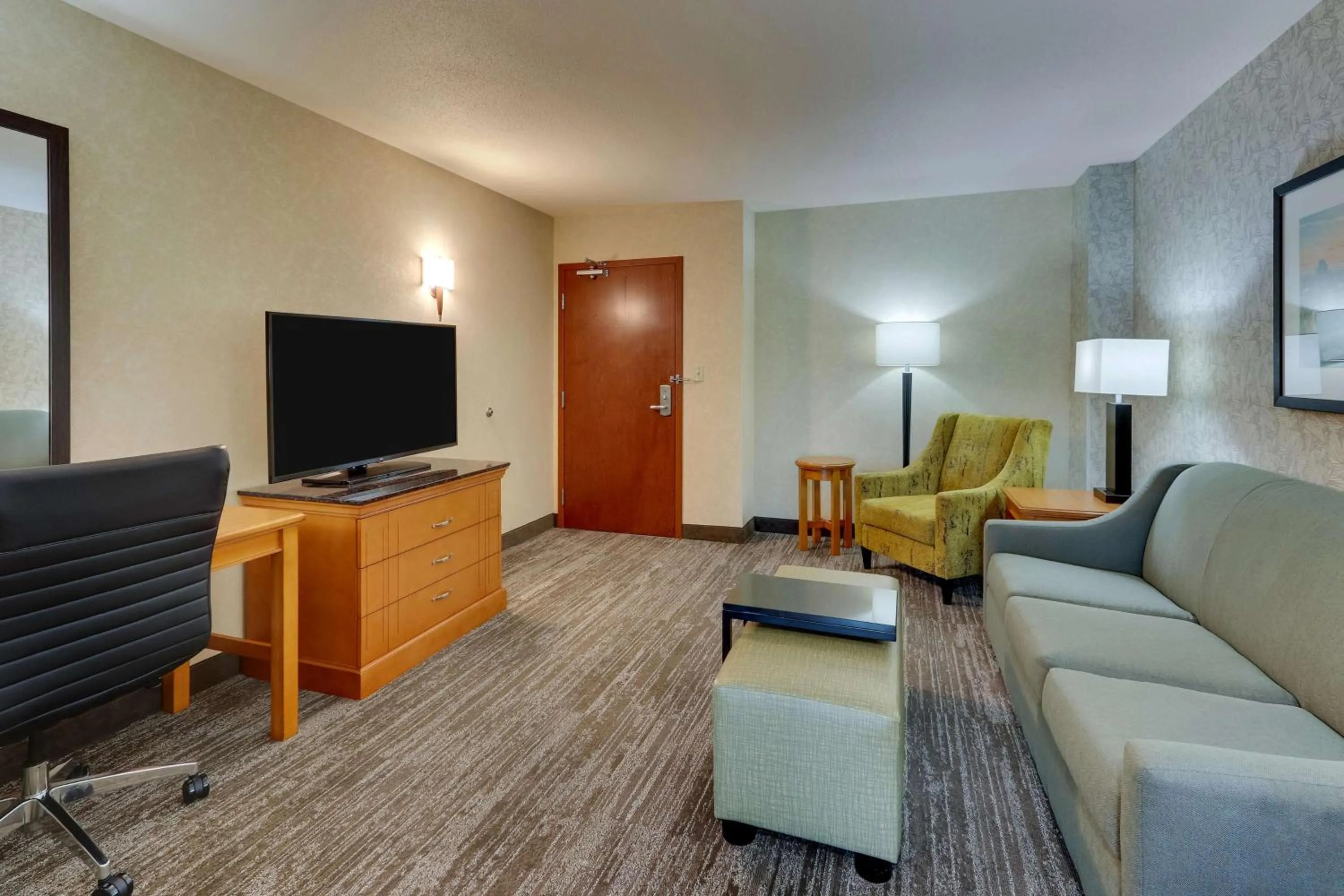 Queen Suite with Two Queen Beds– High Floor in Drury Inn & Suites Orlando near Universal Orlando Resort