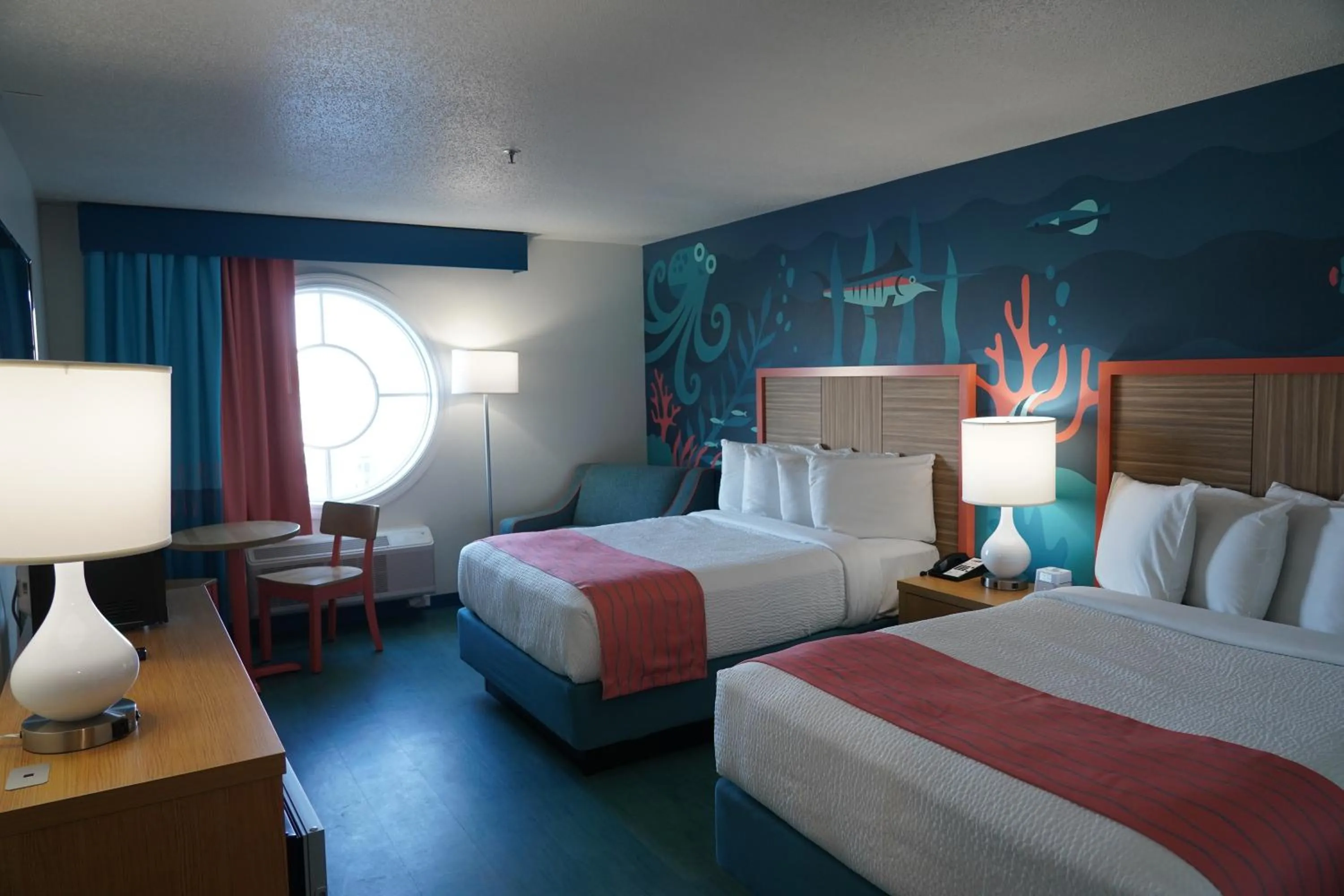 Queen Room with Two Queen Beds in Castaway Bay by Cedar Point Resorts