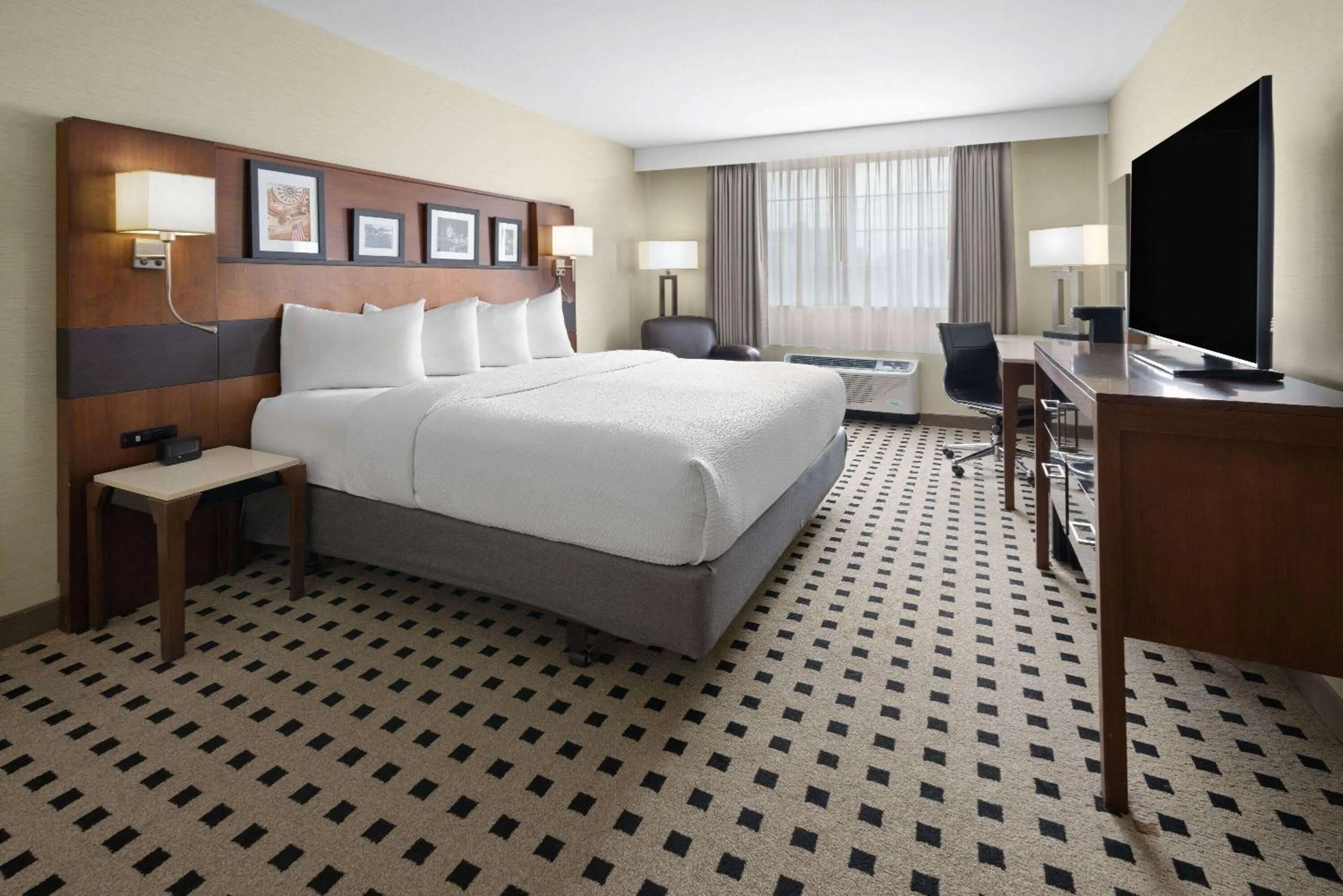 King Room - Non-Smoking in Penn Harris Hotel Harrisburg, Trademark by Wyndham