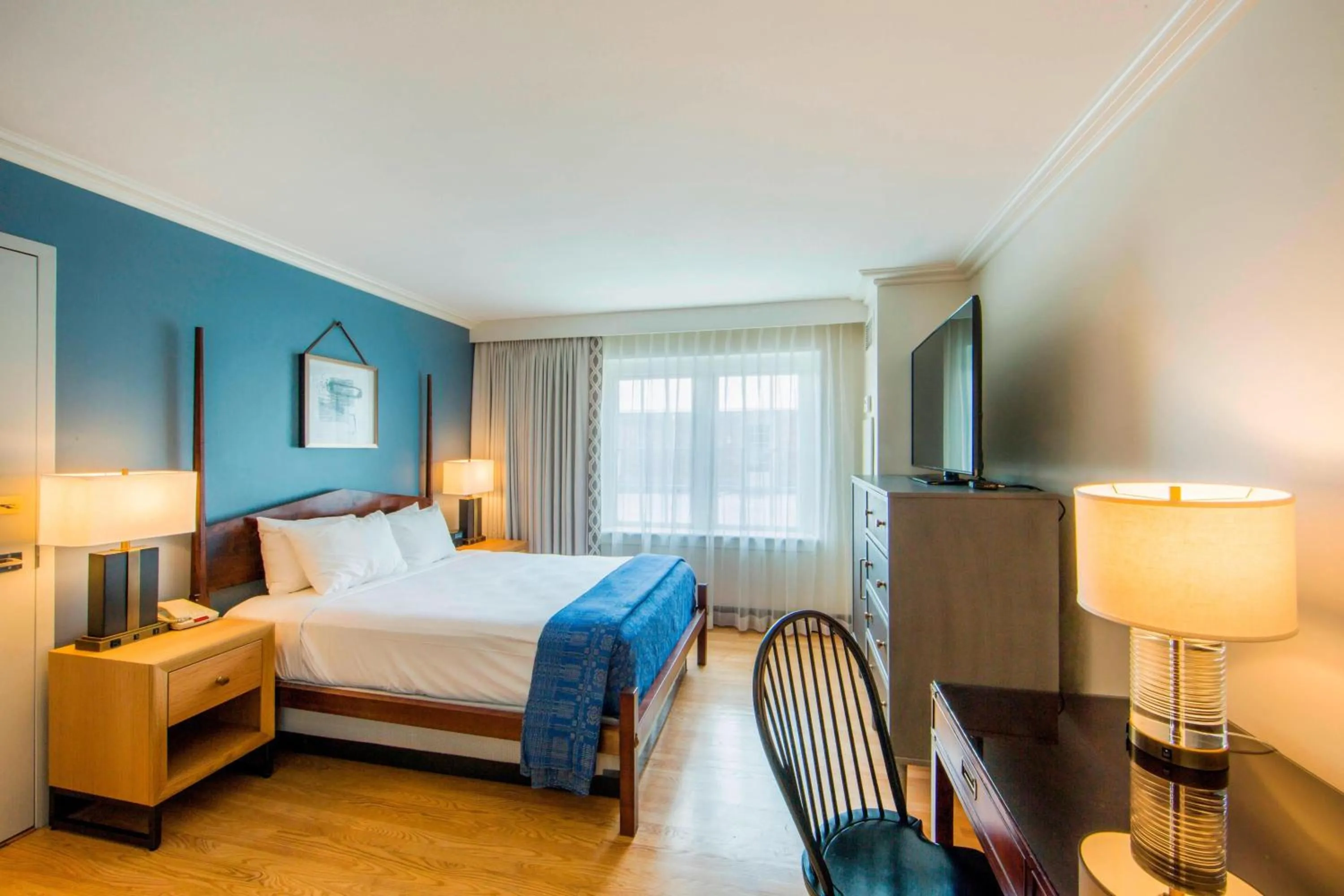 Standard King Room in Williamsburg Lodge, Autograph Collection