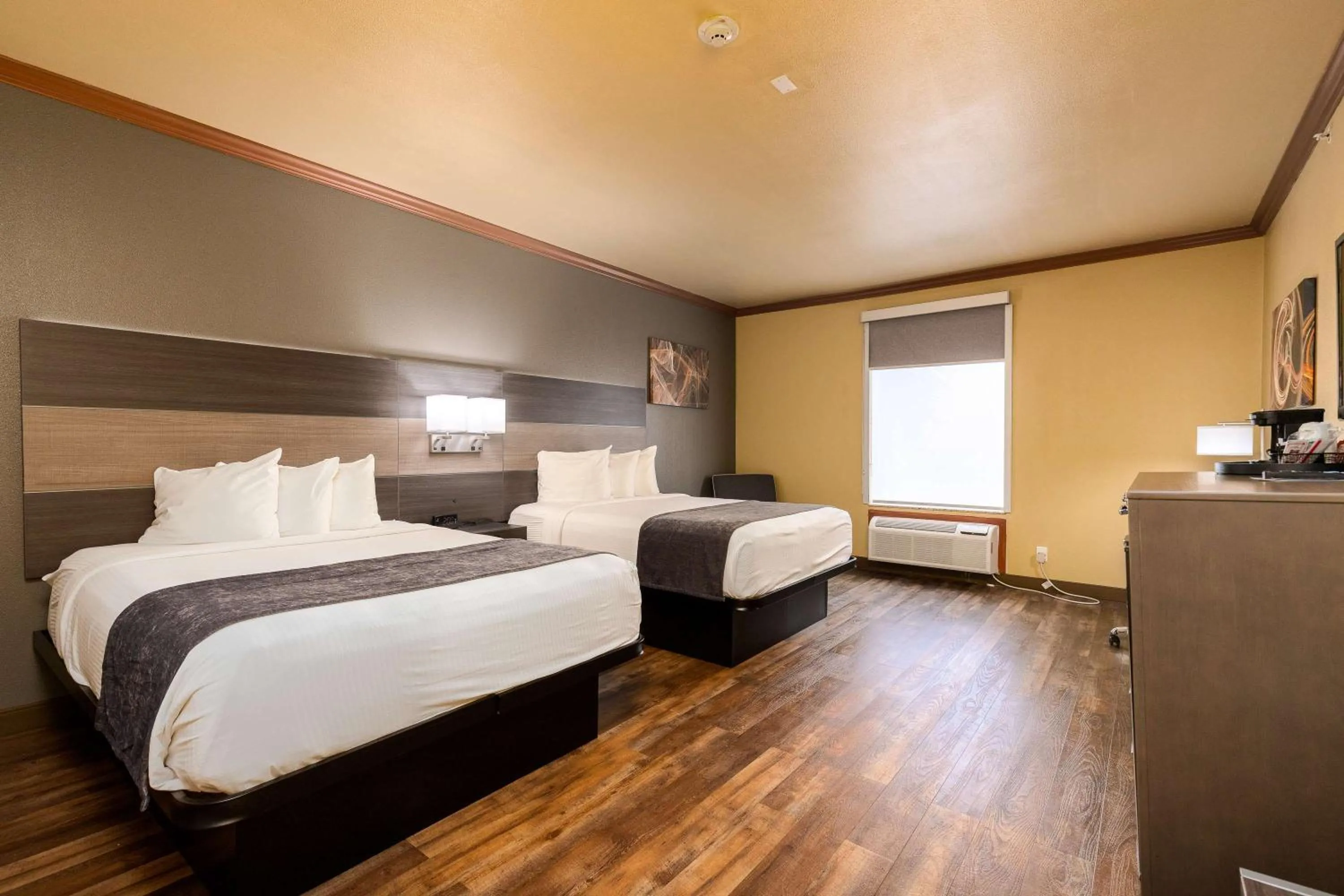 Queen Room with Two Queen Beds in Best Western Plus Portland