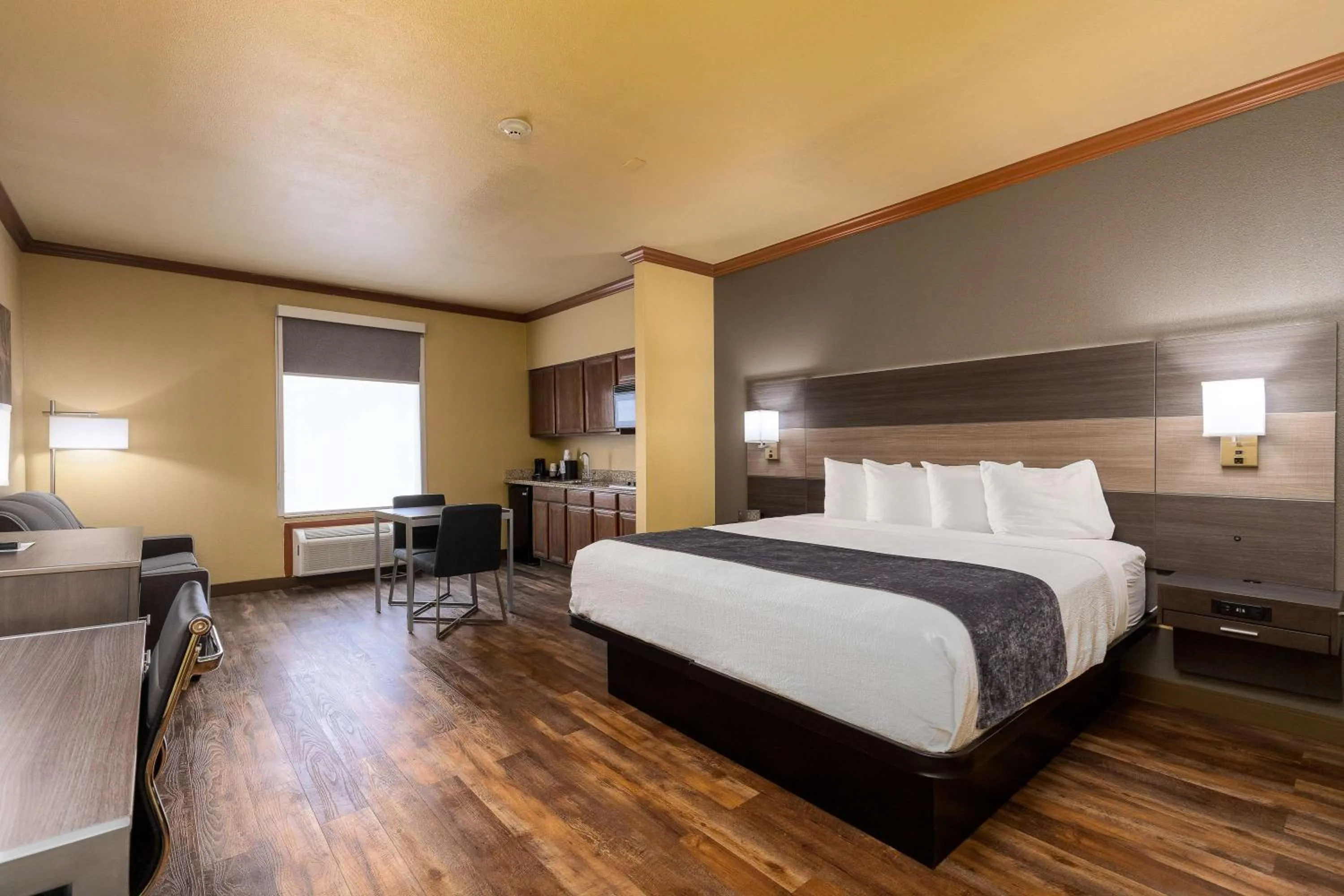 Deluxe King Room in Best Western Plus Portland