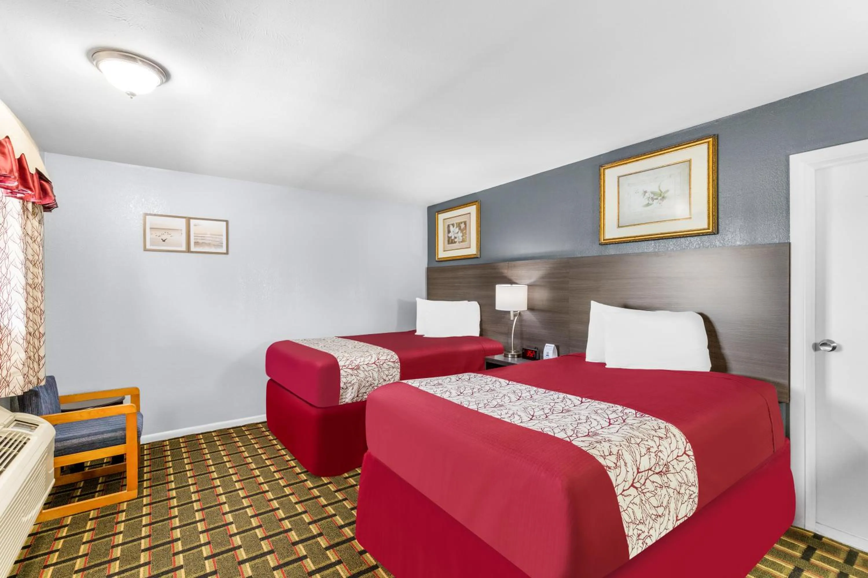 Double Room with Two Double Beds - Non-Smoking in Americas Best Value Inn Belleville