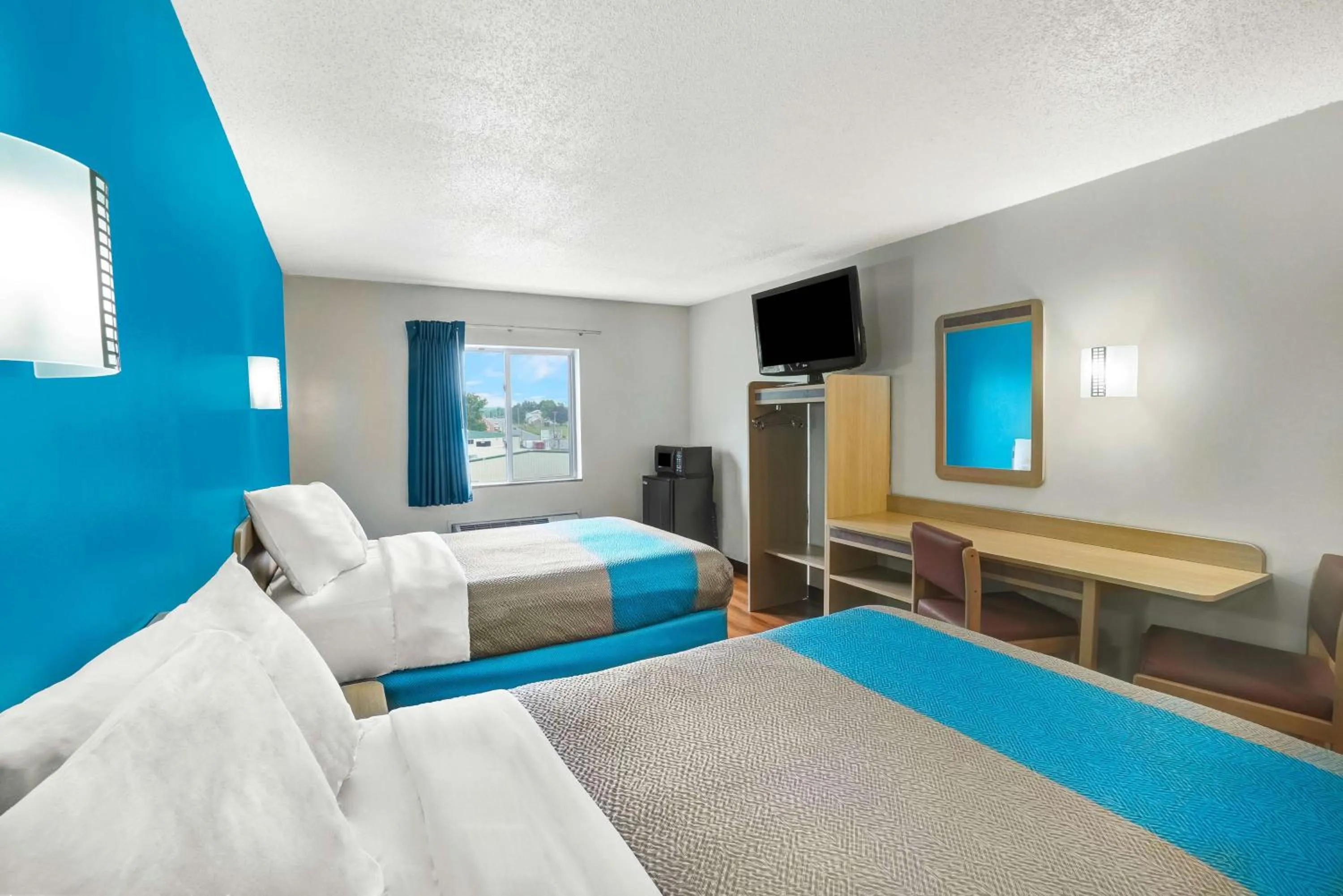 Triple Room - single occupancy - Non-Smoking in Motel 6-Gordonville, PA - Lancaster PA