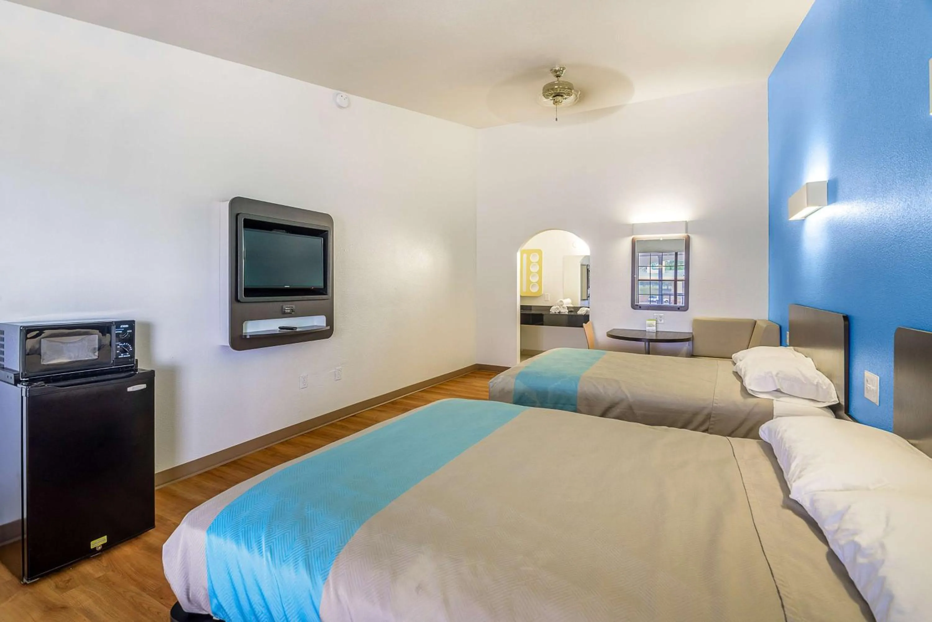 Queen Room with Two Queen Beds - Disability Access - Non-Smoking in Motel 6-Canton, TX