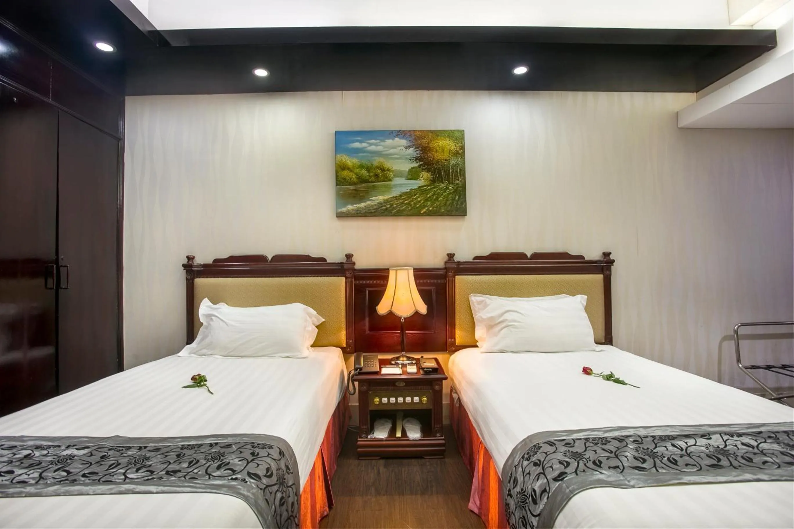 Deluxe Twin Room in Hotel Highgarden