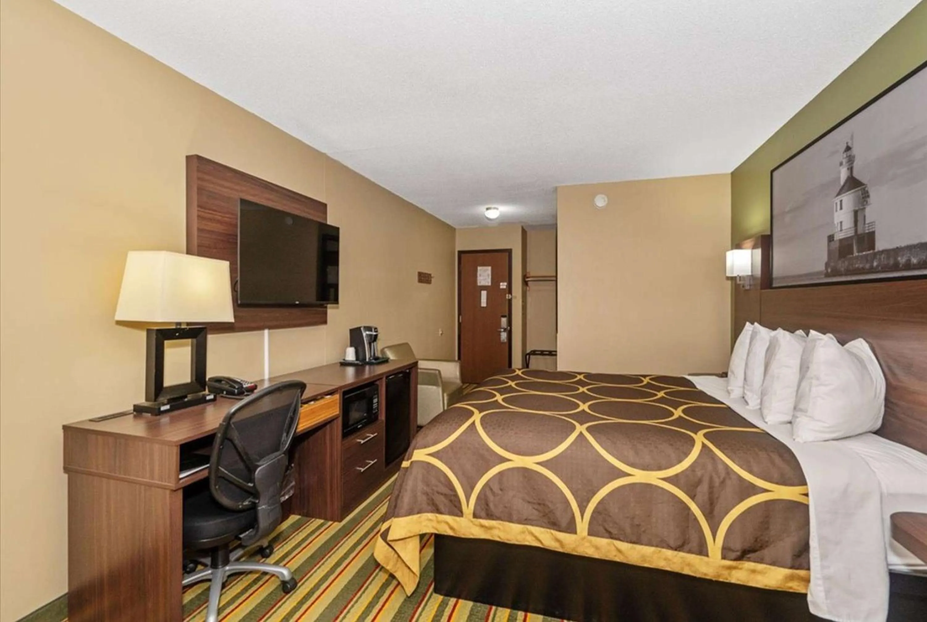 King Room - Non-Smoking in Super 8 by Wyndham Superior WI