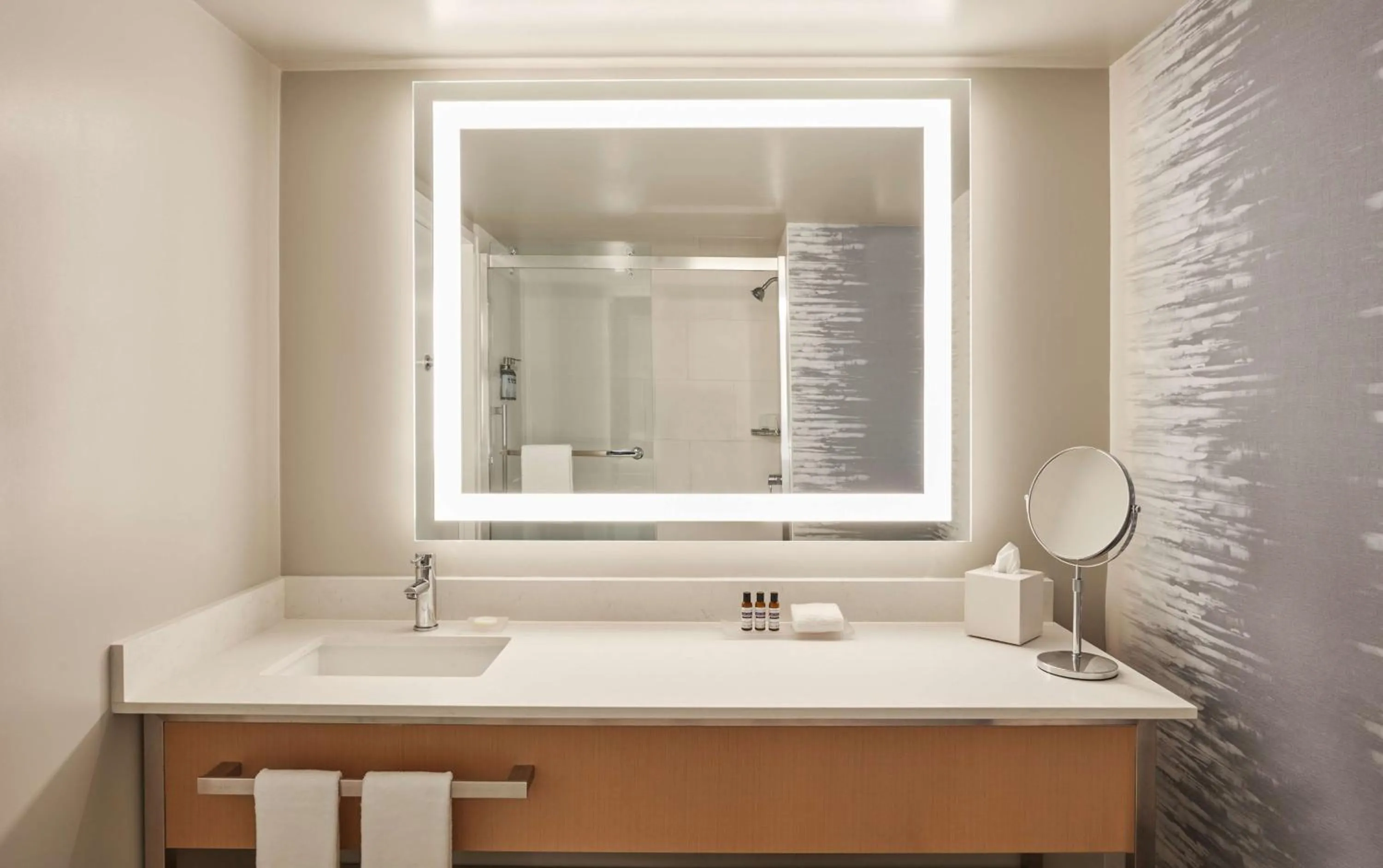 Deluxe Queen Room with Two Queen Beds - High Floor in Hyatt Regency Orange County