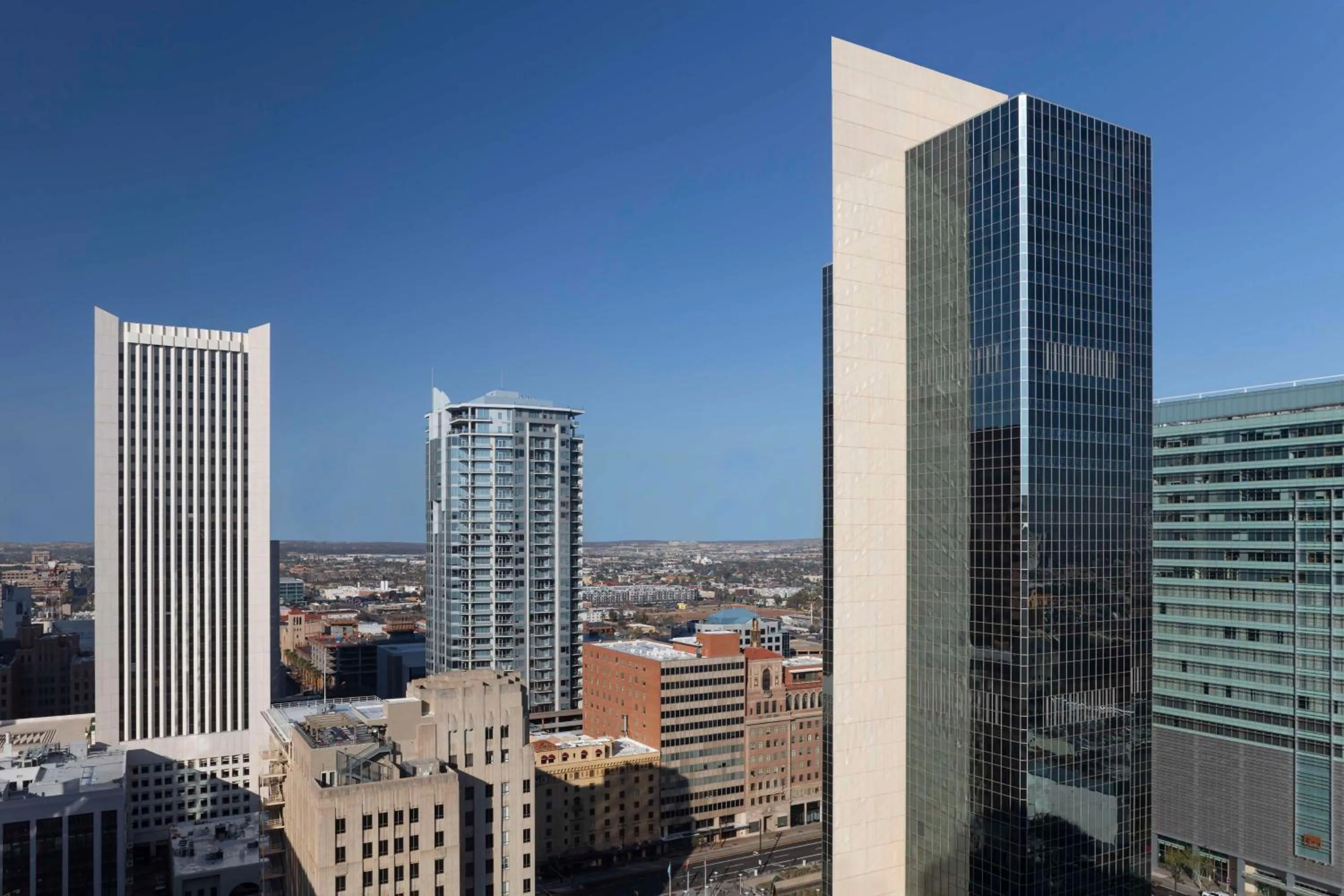 King Room with Accessible Shower - Disability Access in Hyatt Regency Phoenix Downtown