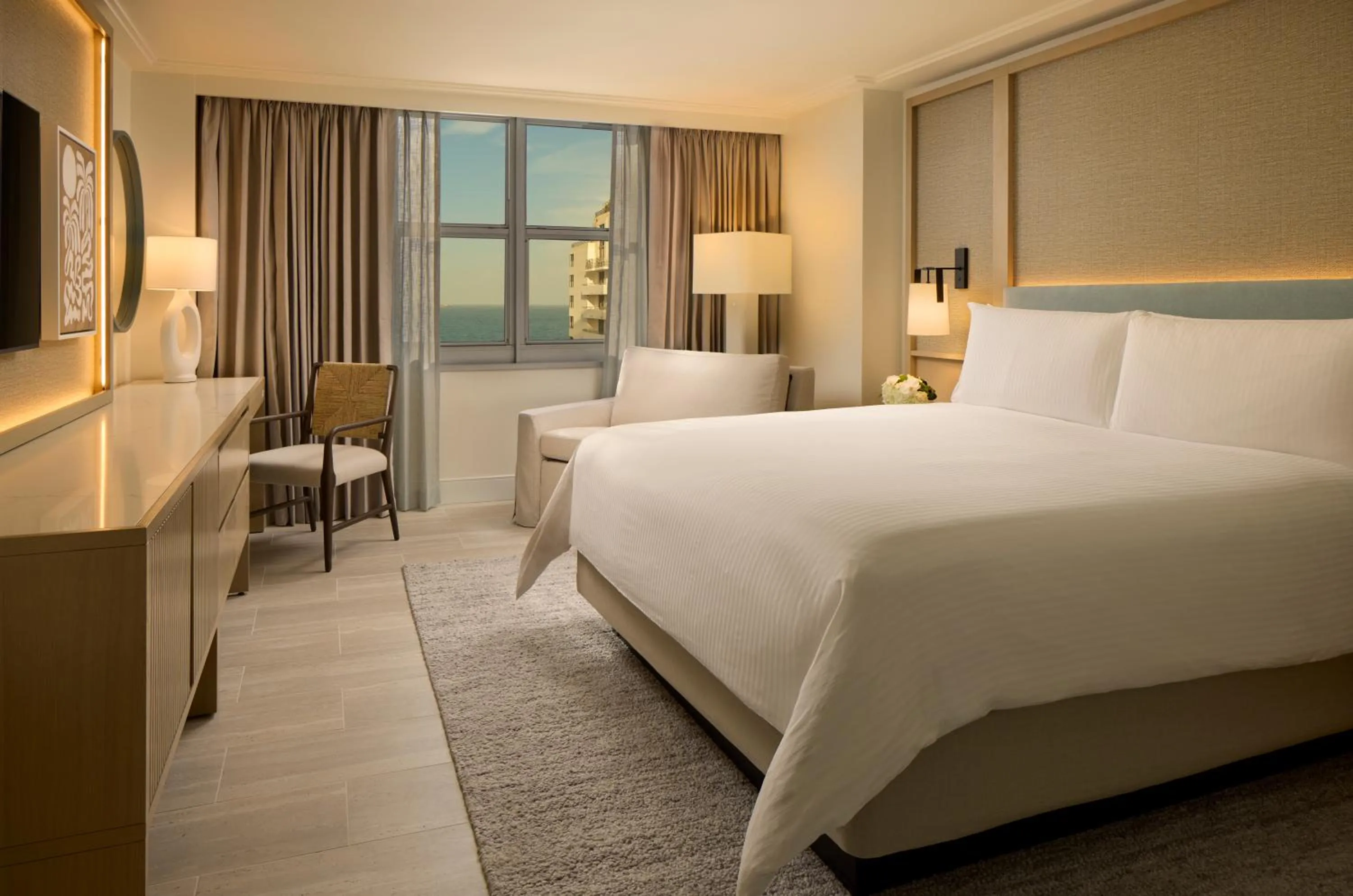 King Room with Partial Ocean View in Loews Miami Beach Hotel
