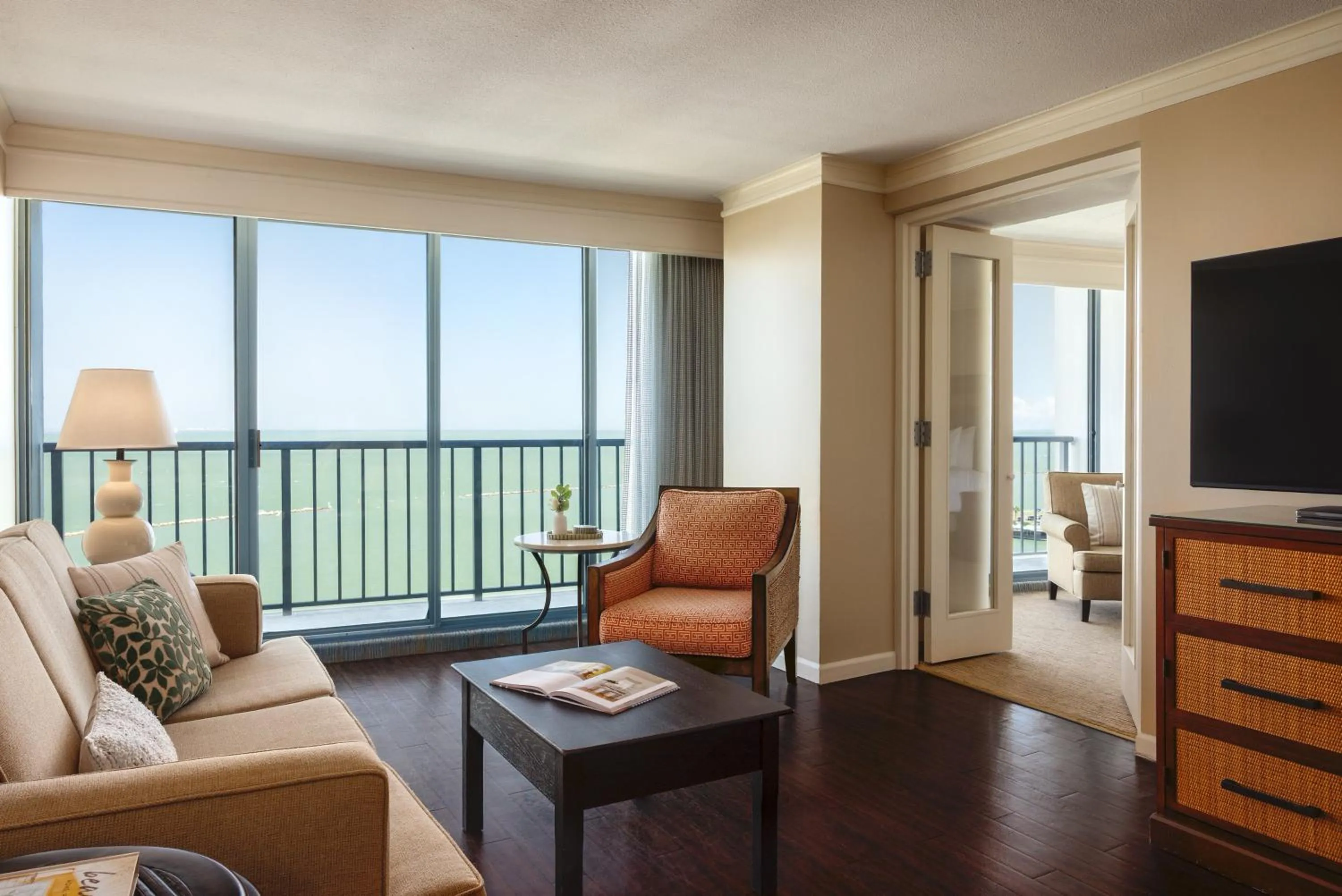 Bayfront Omni Suite - 1 King in Omni Corpus Christi Hotel