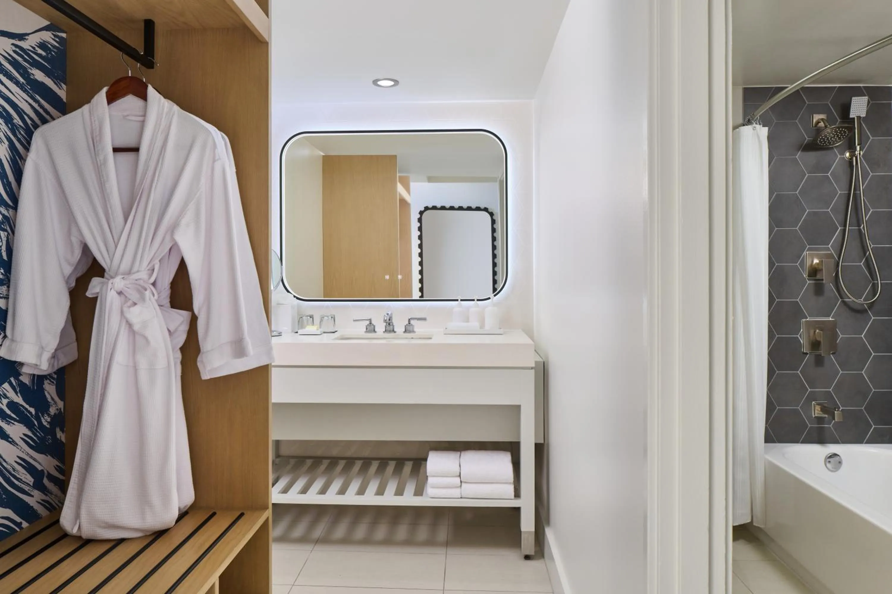 Junior Suite with One King Bed and Ocean View in Hyatt Regency Waikiki Beach Resort & Spa