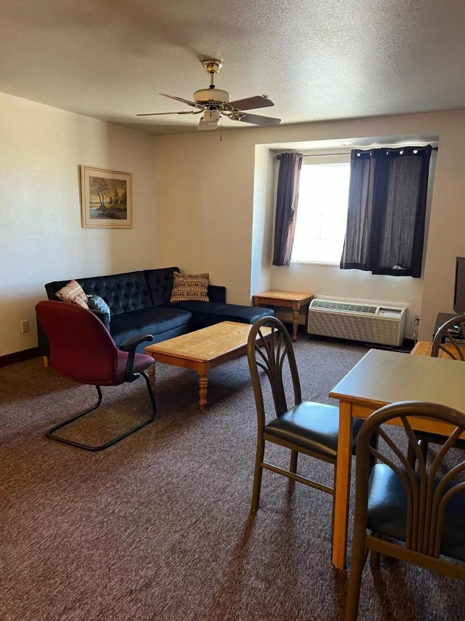 Triple Room in Boarders Inn & Suites by Cobblestone Hotels - Brush