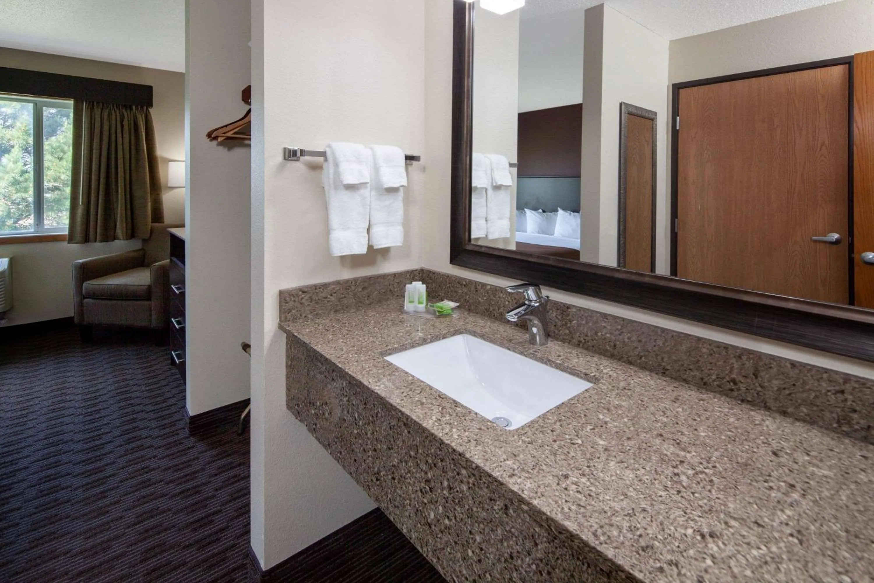 Deluxe King Suite - Non-Smoking in AmericInn by Wyndham Northfield