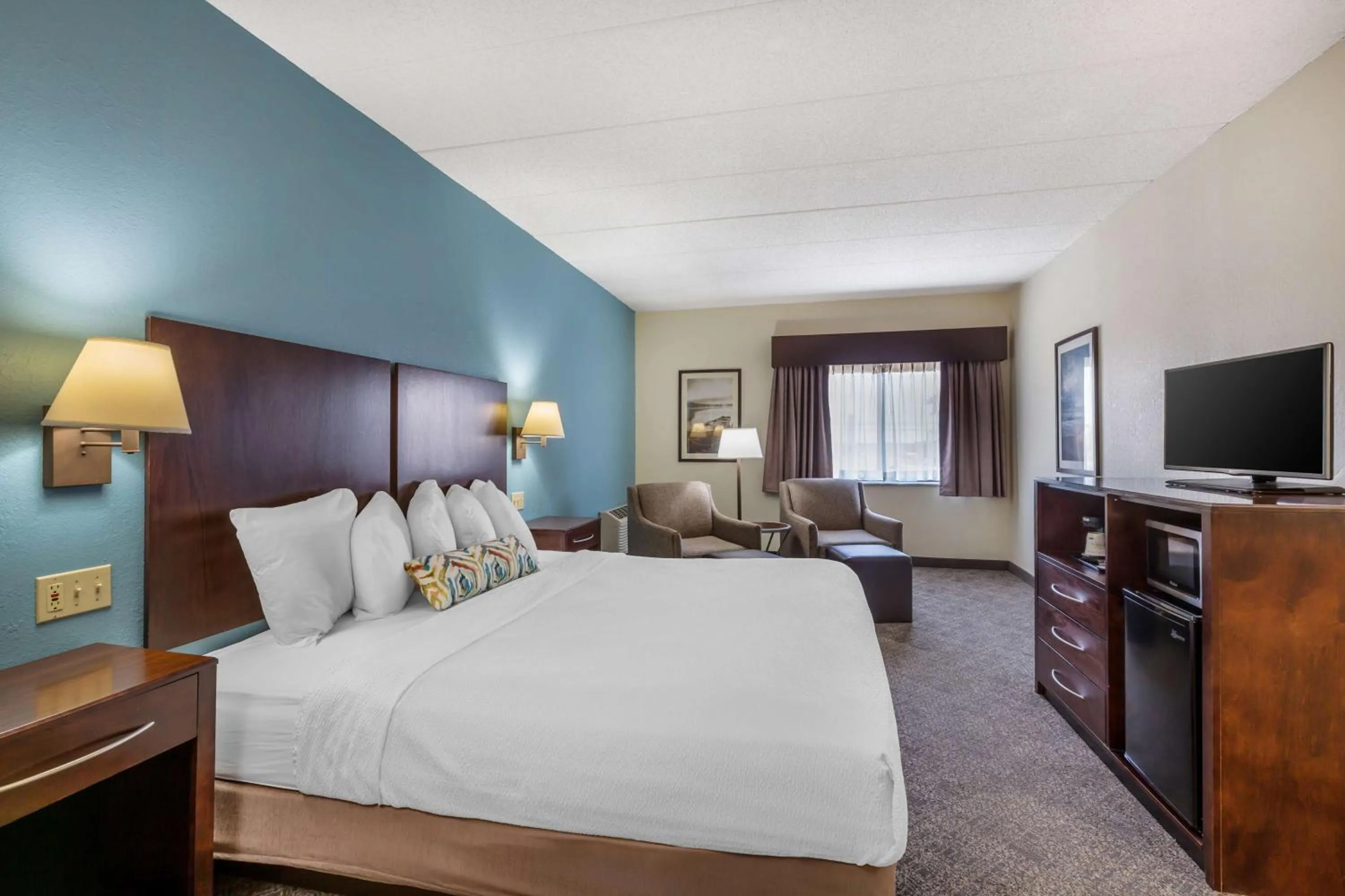 Deluxe King Room - Non-Smoking in Best Western Port Clinton