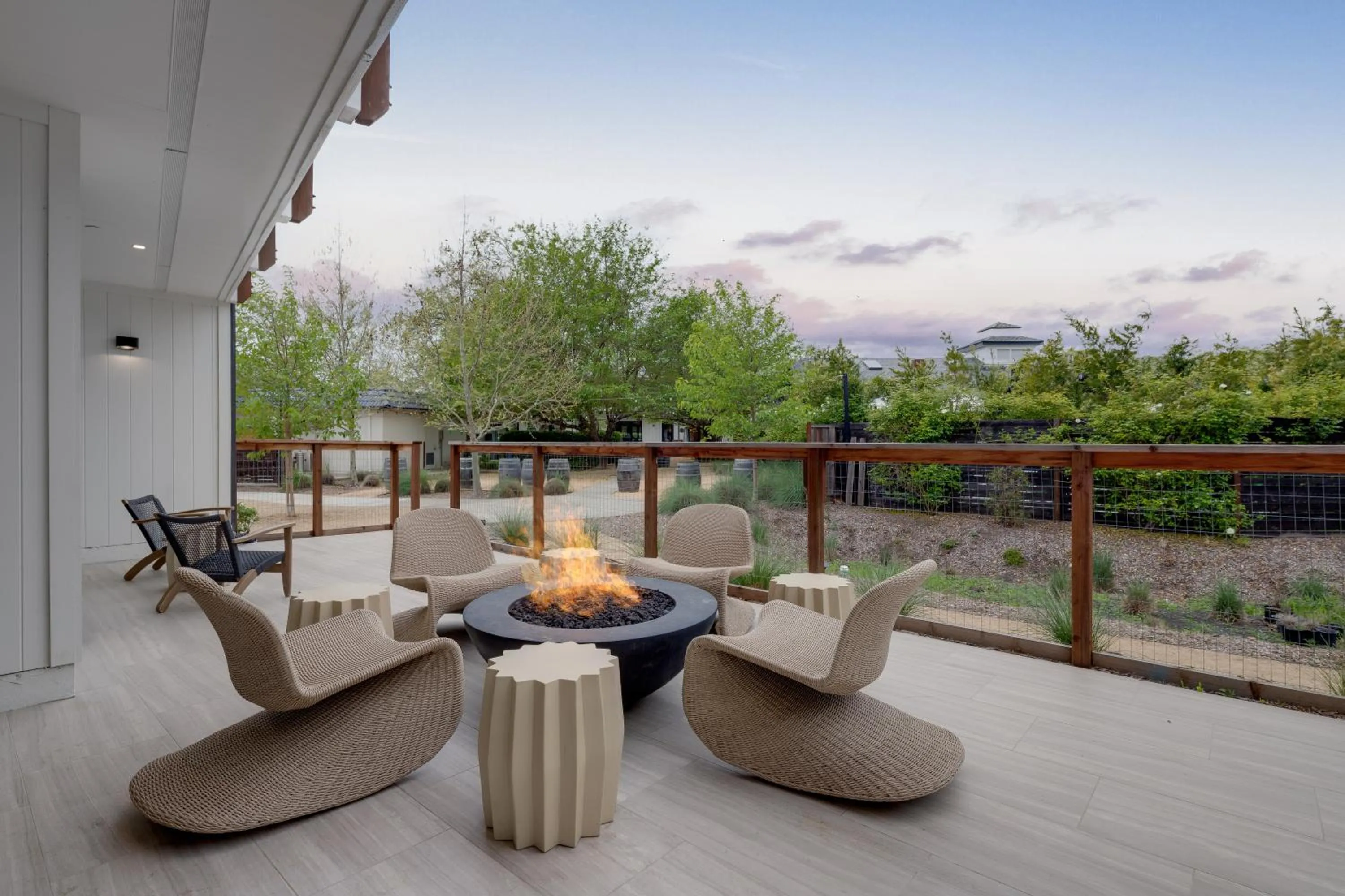 2 BEDROOM PREMIUM SUITE WITH BALCONY  in Calistoga Motor Lodge and Spa