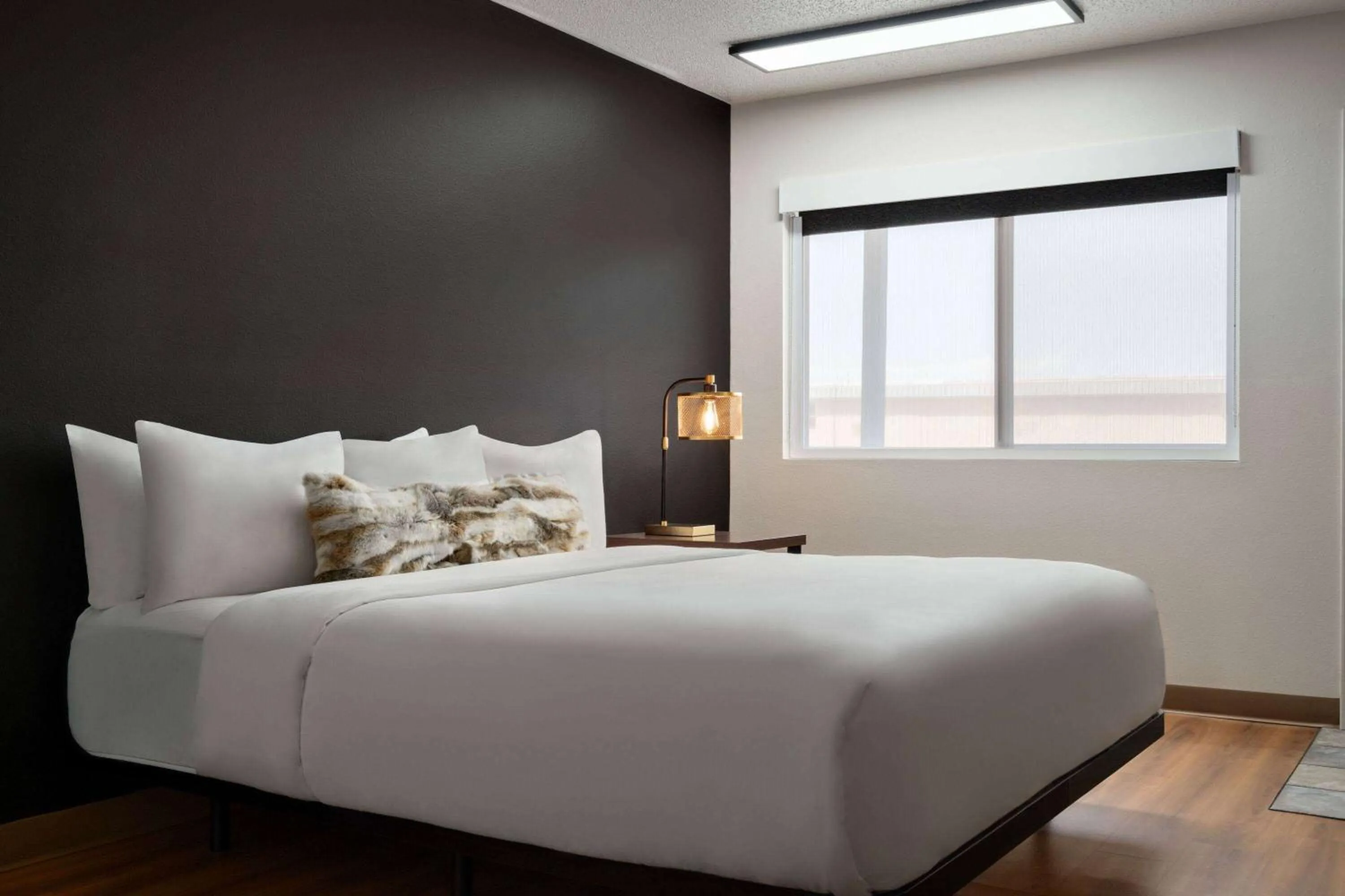 King Room - Mobility Access/Non-Smoking in Travelodge by Wyndham Wall