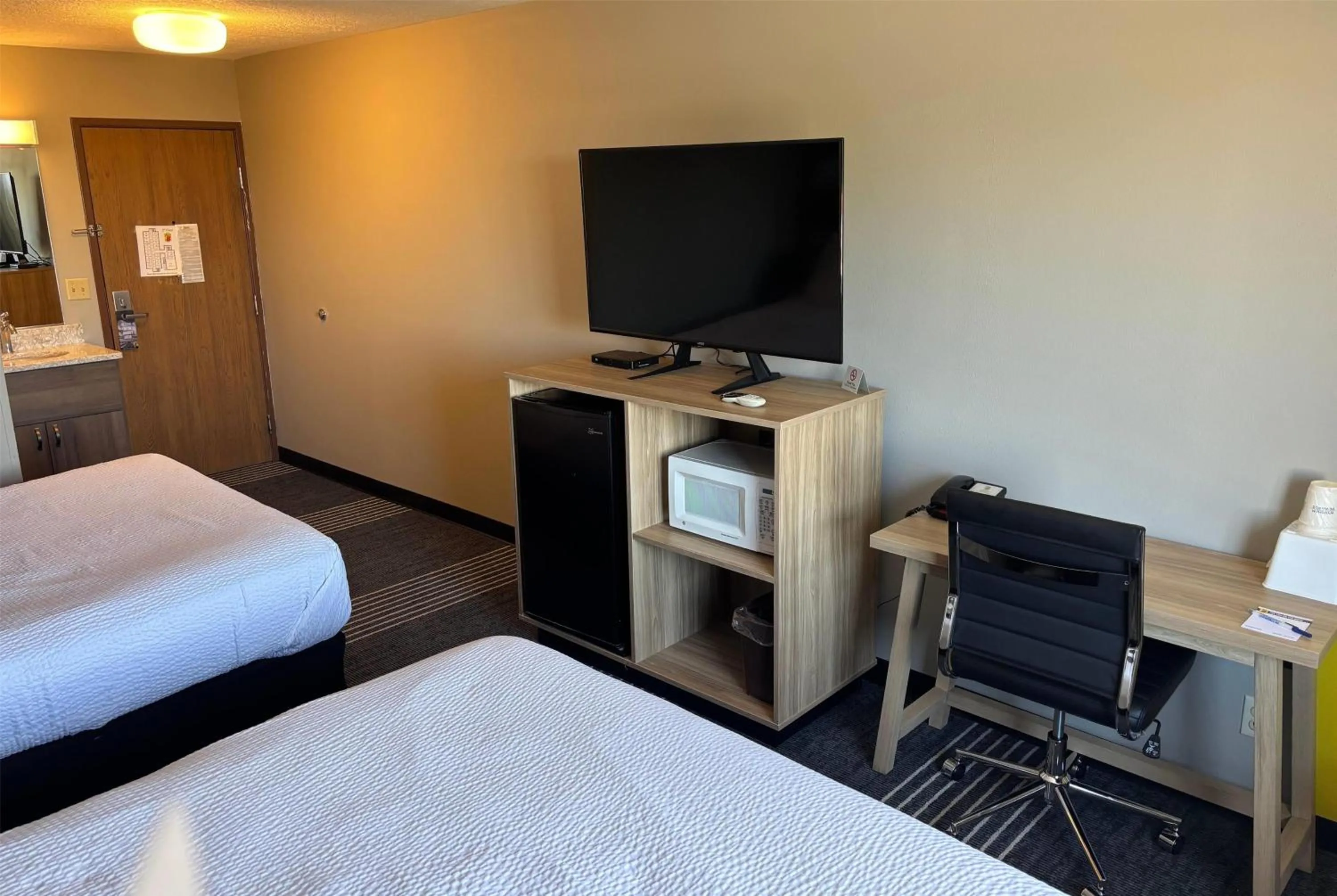 Queen Room with Two Queen Beds - Non-Smoking in Super 8 by Wyndham Rexburg