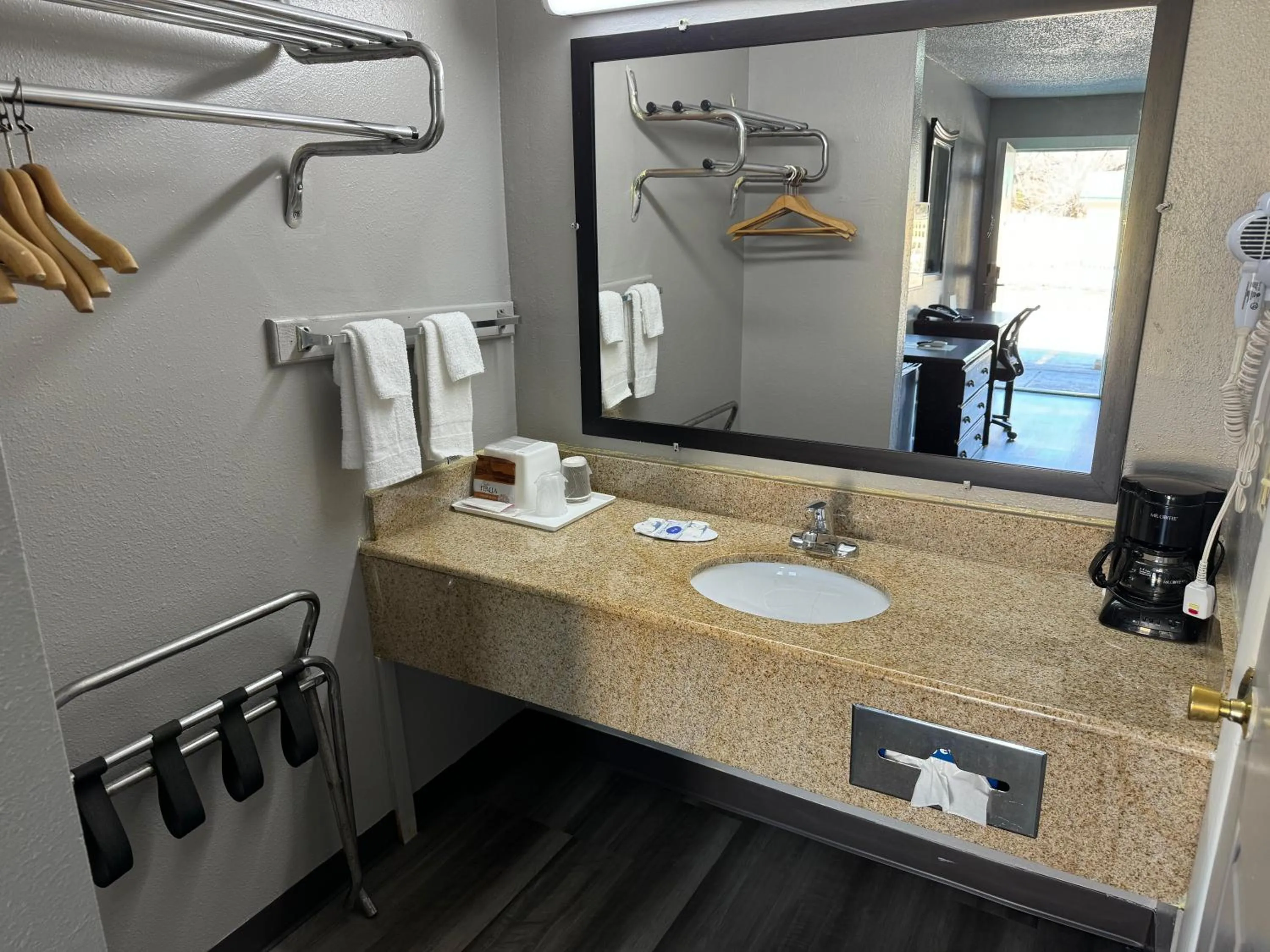 Standard Double Room - Non-Smoking in Kansas Inn