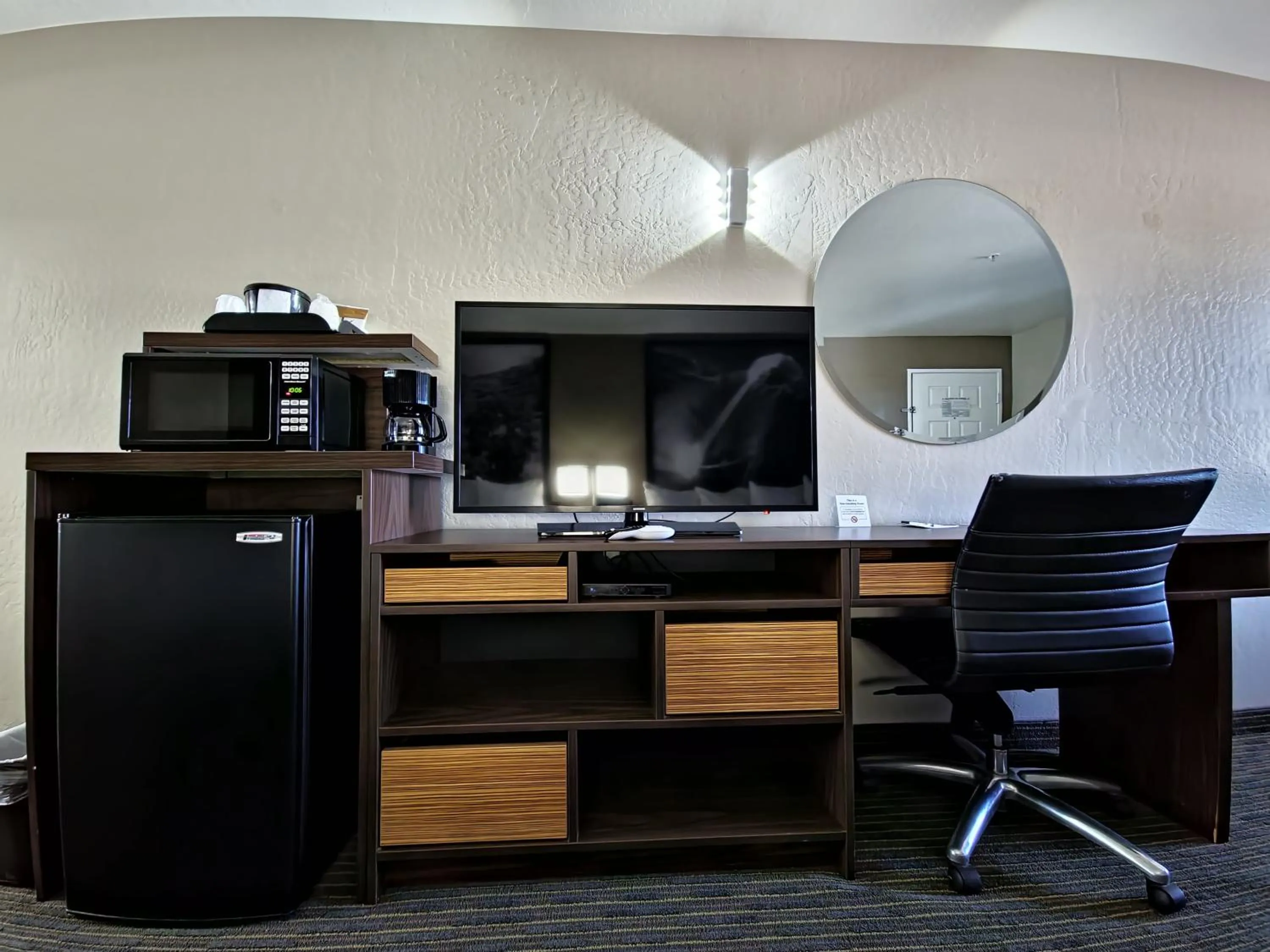 Studio Queen Suite with Two Queen Beds - Non-Smoking in Super 8 by Wyndham Wickenburg AZ