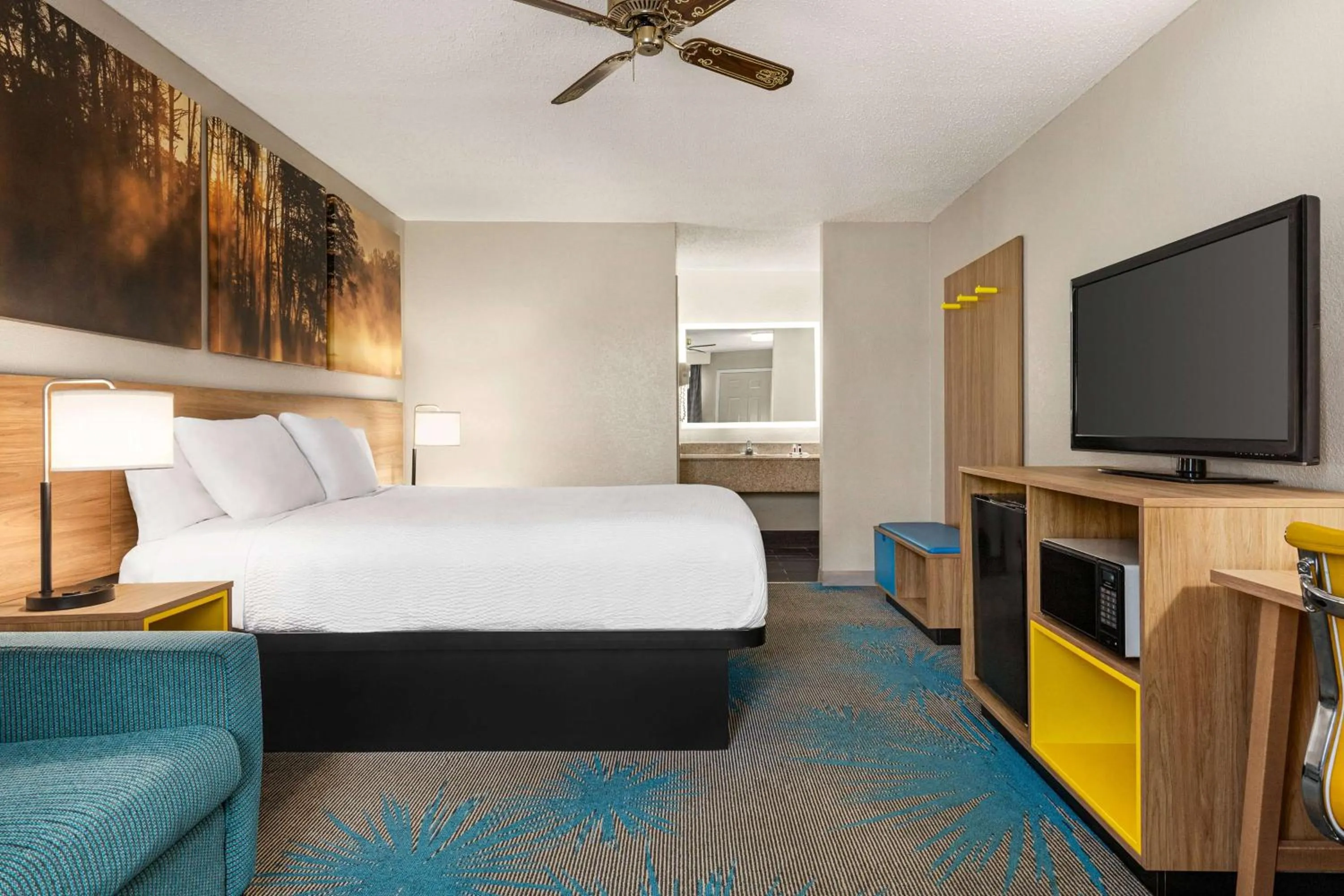 King Room - Non-Smoking in Days Inn by Wyndham Demopolis