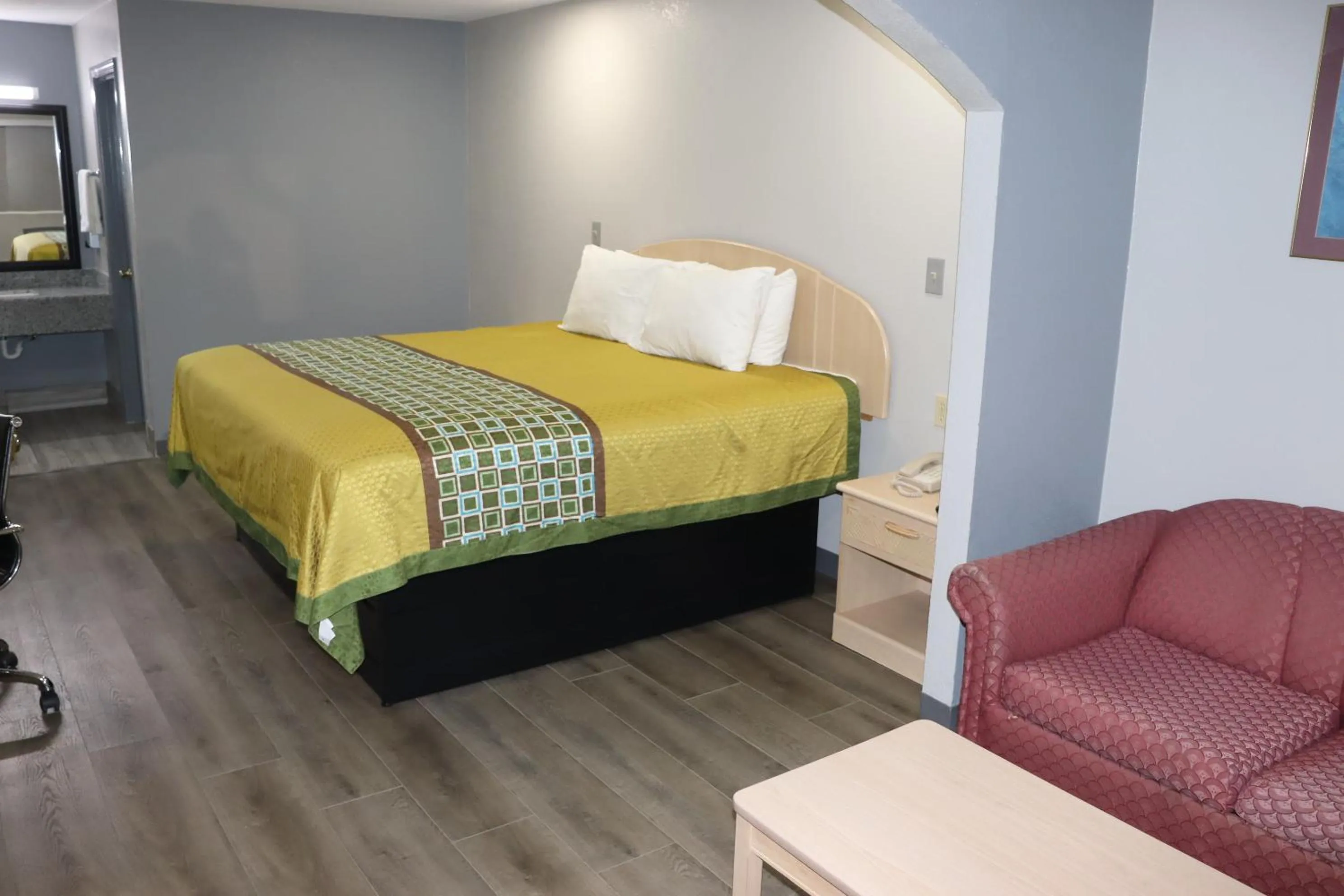 King Room - Non-Smoking in Americas Best Value Inn Cabot