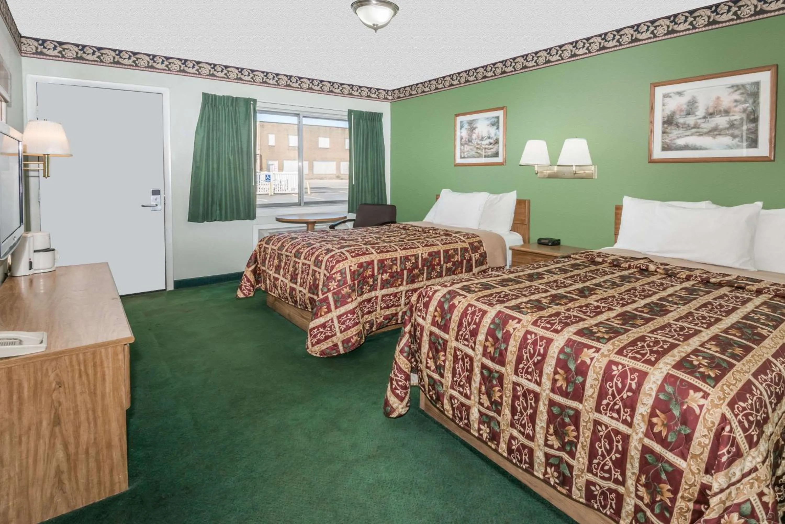 Double Room with Two Double Beds in Knights Inn Ottawa