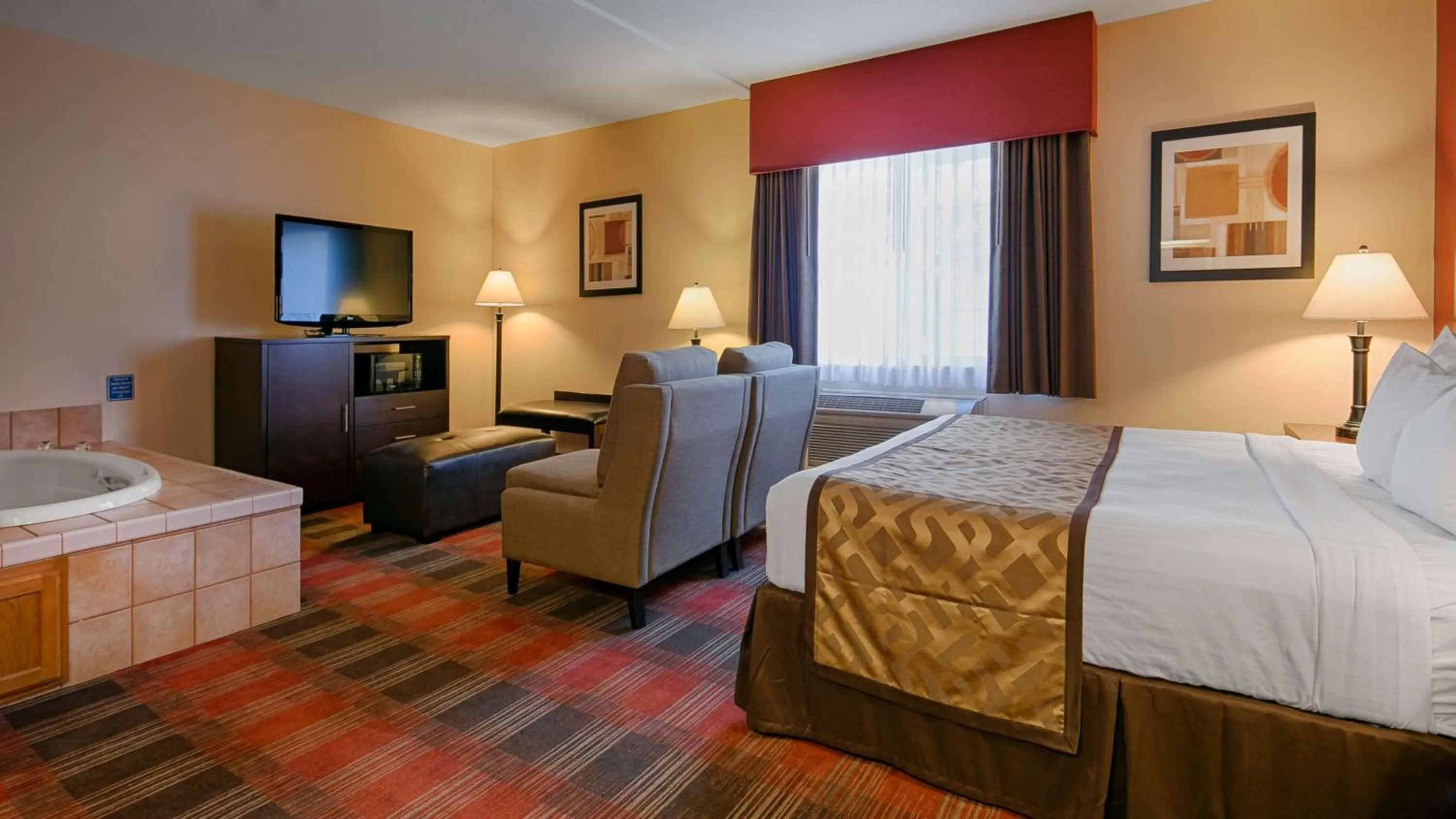 King Room with Spa Bath- Non-Smoking in Best Western Dallas Inn & Suites