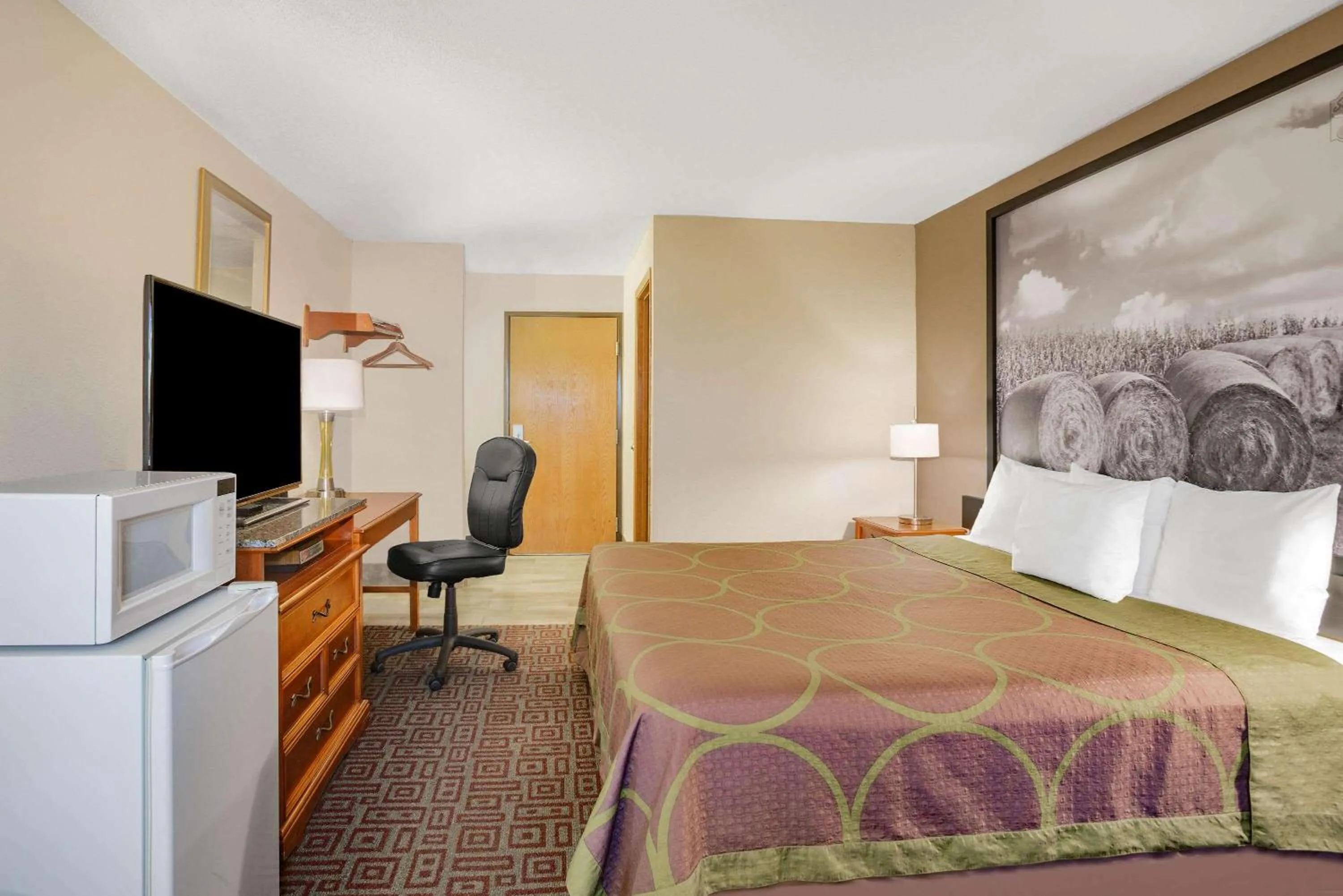 King Room - Non-Smoking in Super 8 by Wyndham Fort Madison