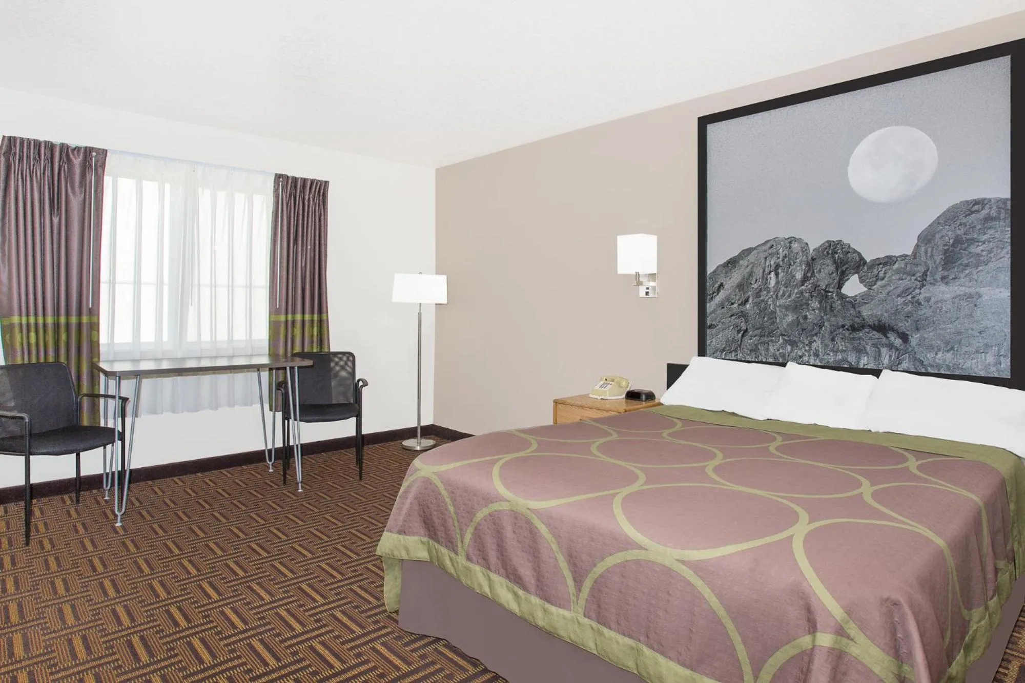 Queen Room - Mobility Access/Non-Smoking in Super 8 by Wyndham Bloomfield