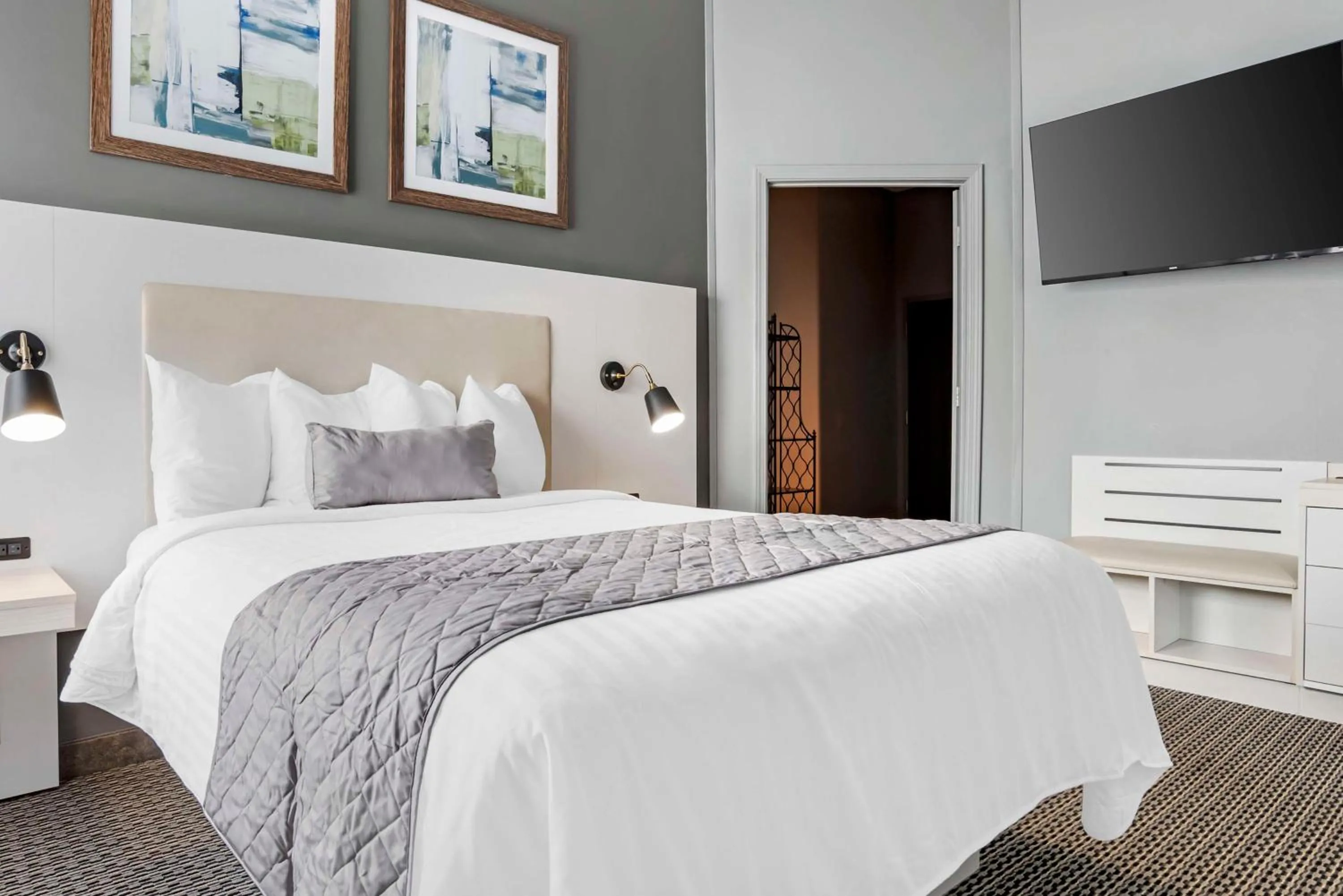 One-Bedroom Executive Apartment with Sofa Bed - Non-Smoking in Best Western Plus Two Rivers Hotel & Suites