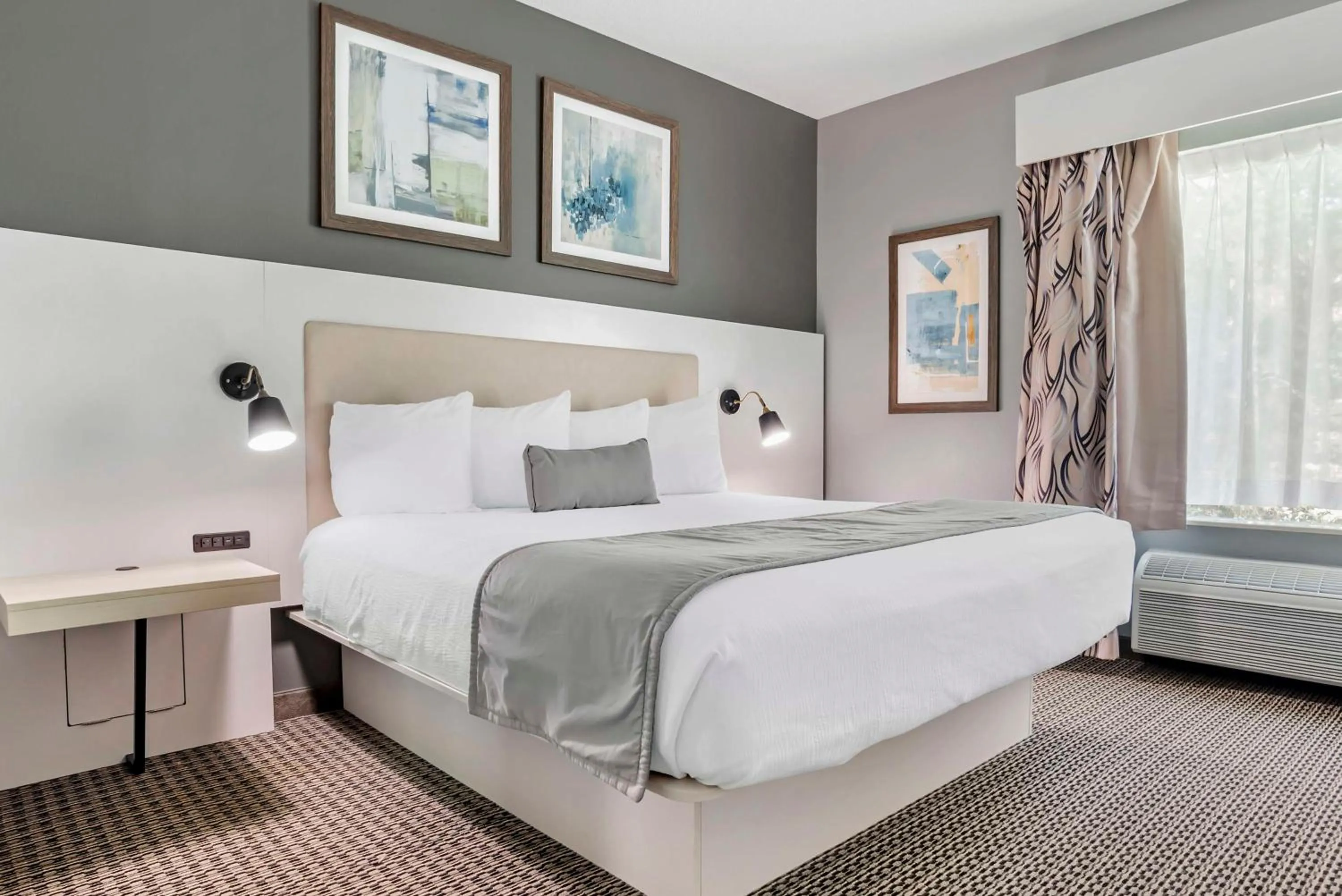 King Room with Bath Tub - Disability Access/Non-Smoking  in Best Western Plus Two Rivers Hotel & Suites